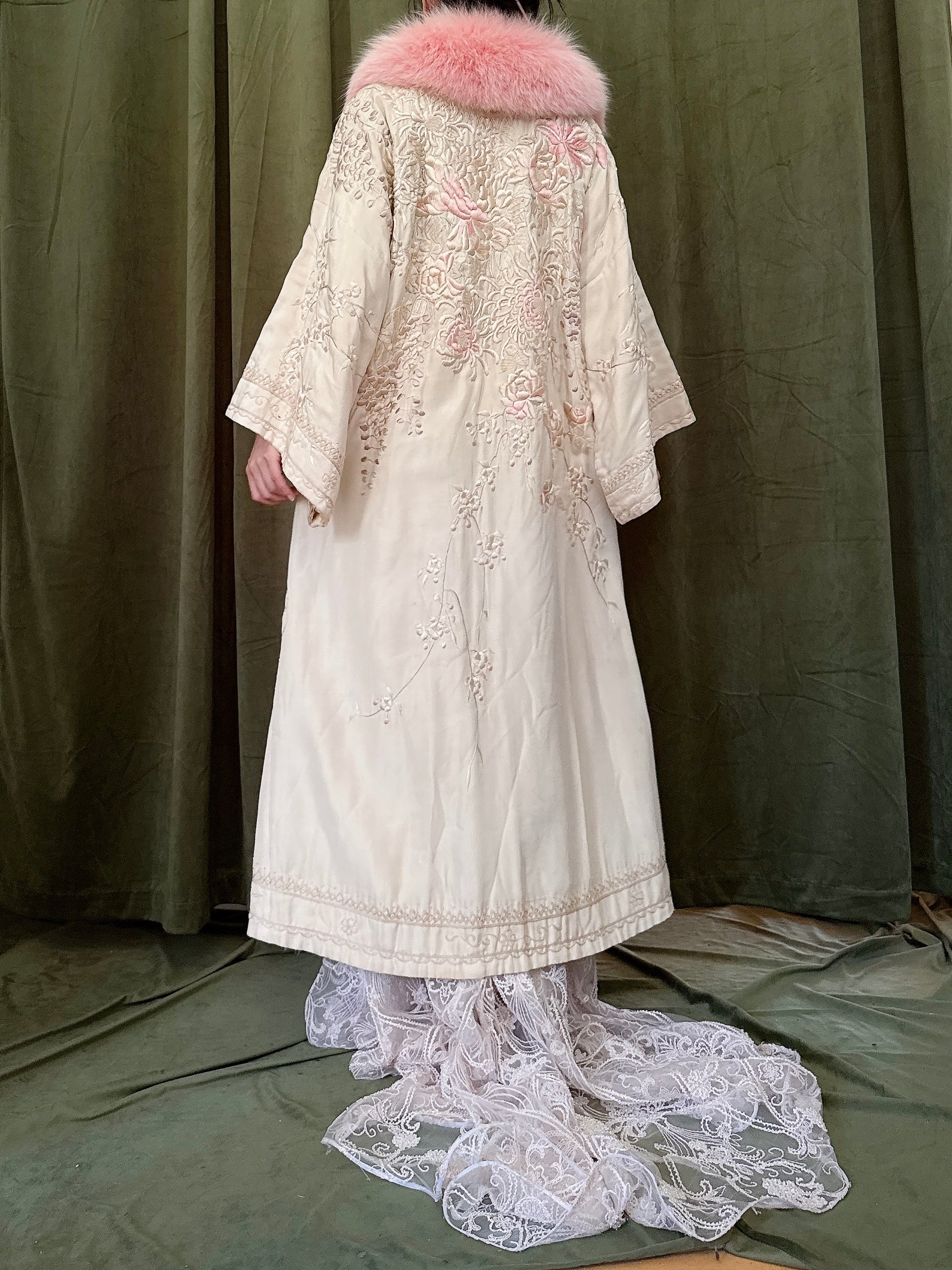 Antique Silk Embroidered Robe - M