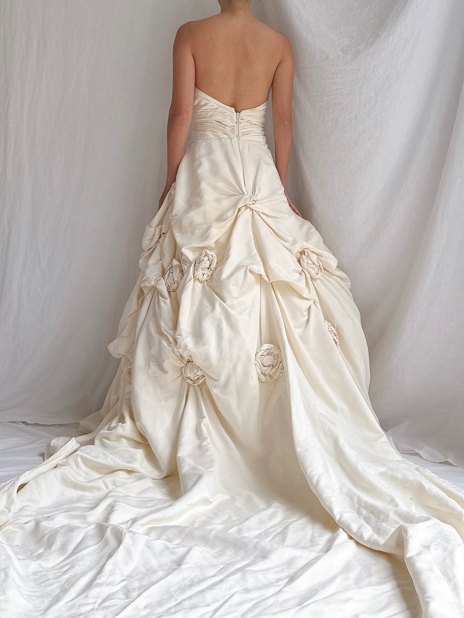 Vintage Monique Llhuilier Silk Rosette Gown - M/6/8