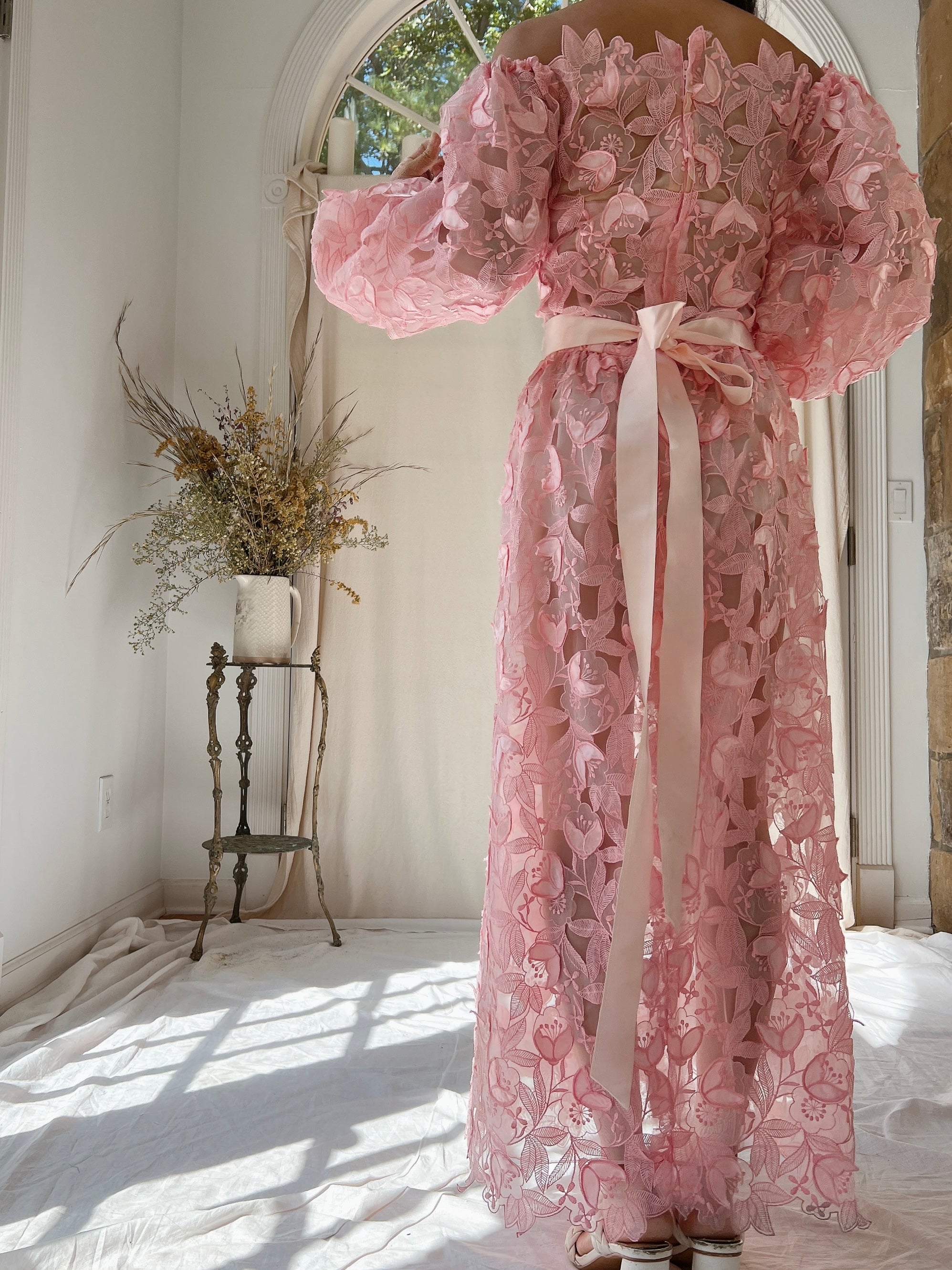 Vintage Pink Cutout Off-the-Shoulder Dress - M