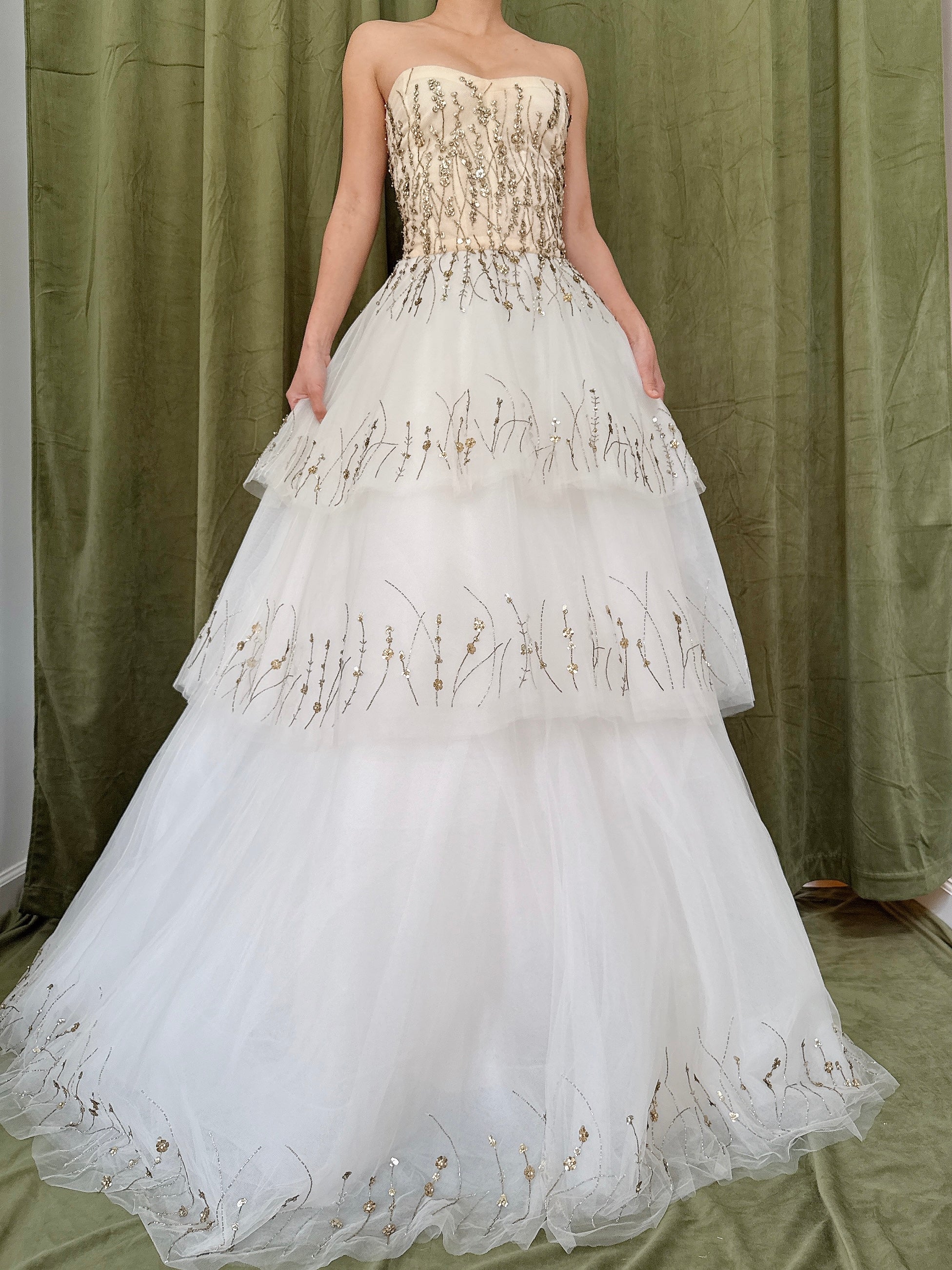 Monique Lhuillier Tiered Tulle Gown - L/12