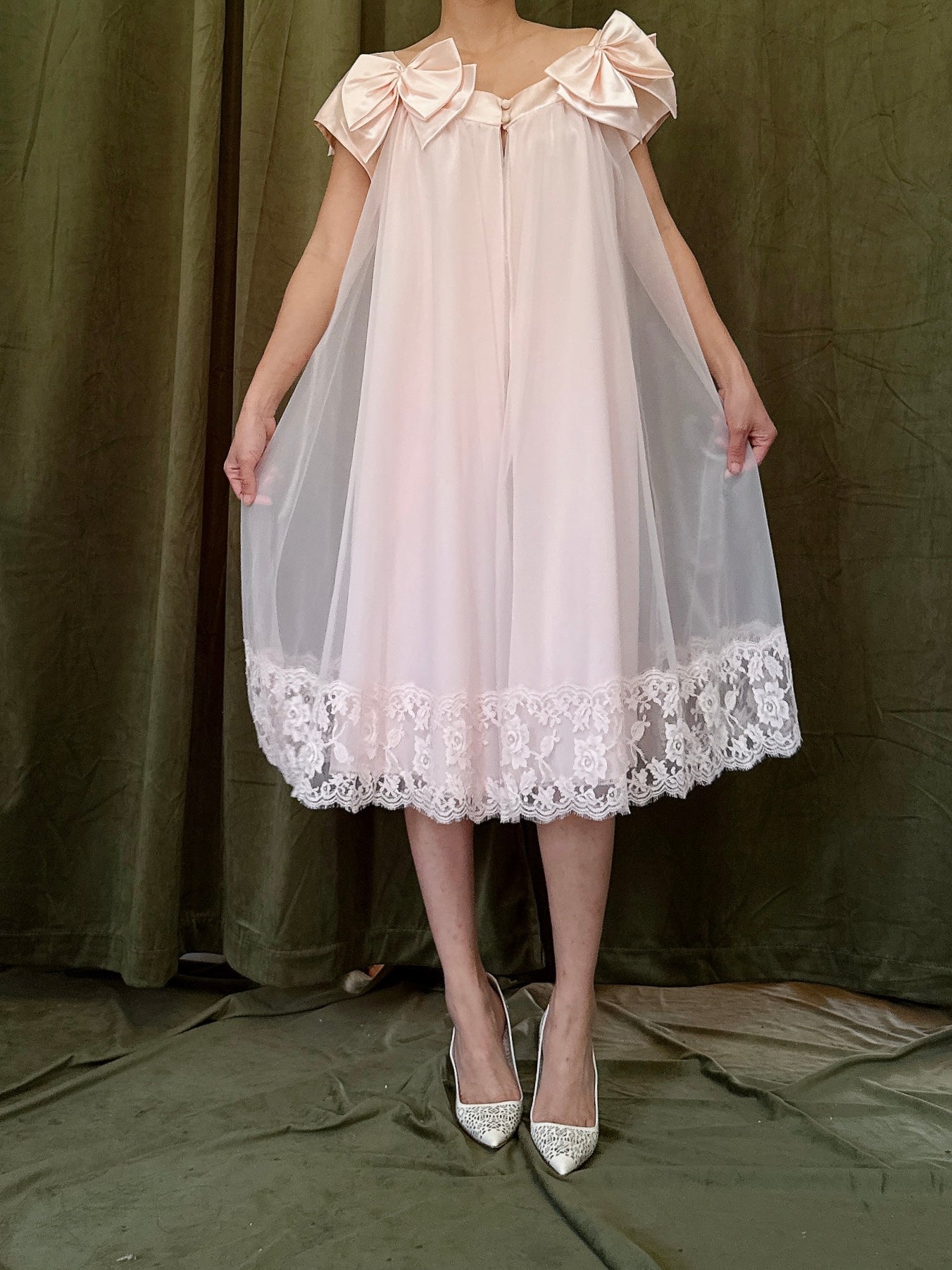 Vintage Pink Bow Duster - M