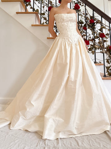1990s Ivory Strapless Gold Embroidered Gown - 34B/26W/53L from mid bust