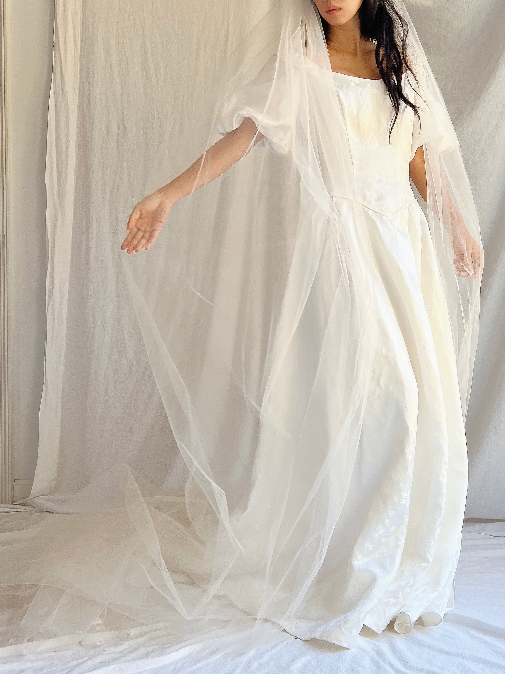 1950s Ivory Cathedral Tulle Veil with Appliqué