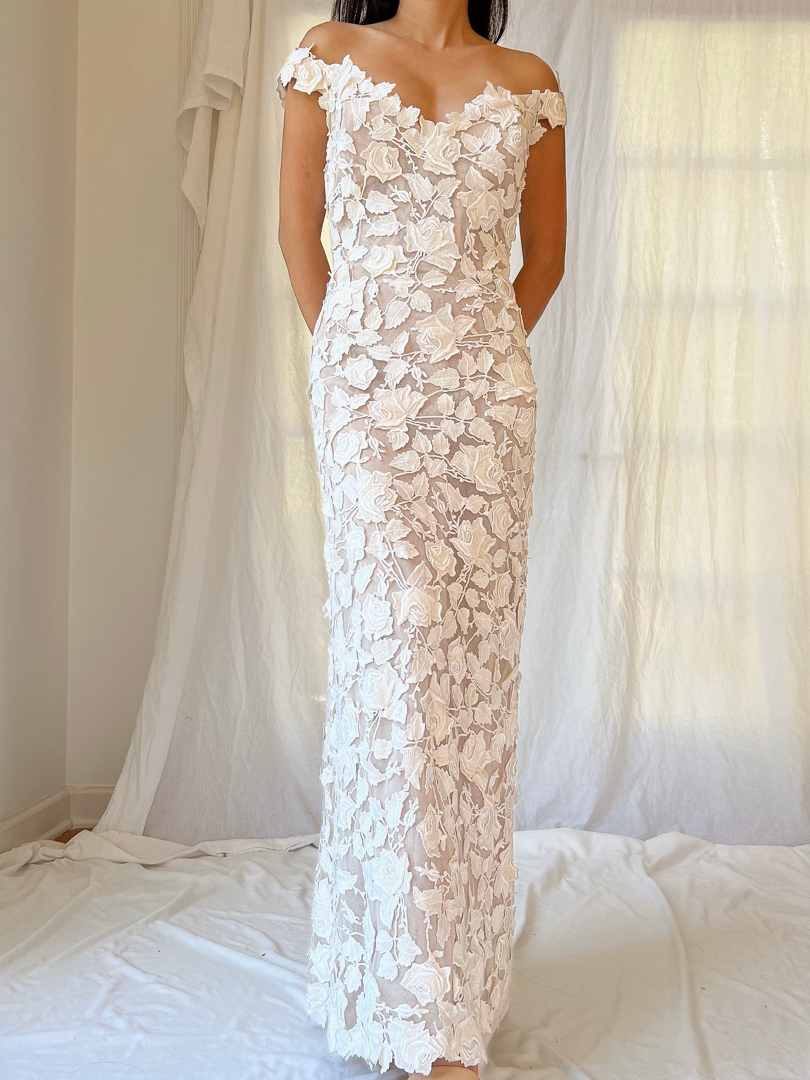 Vintage 3D Rose Applique Column Gown - S/6