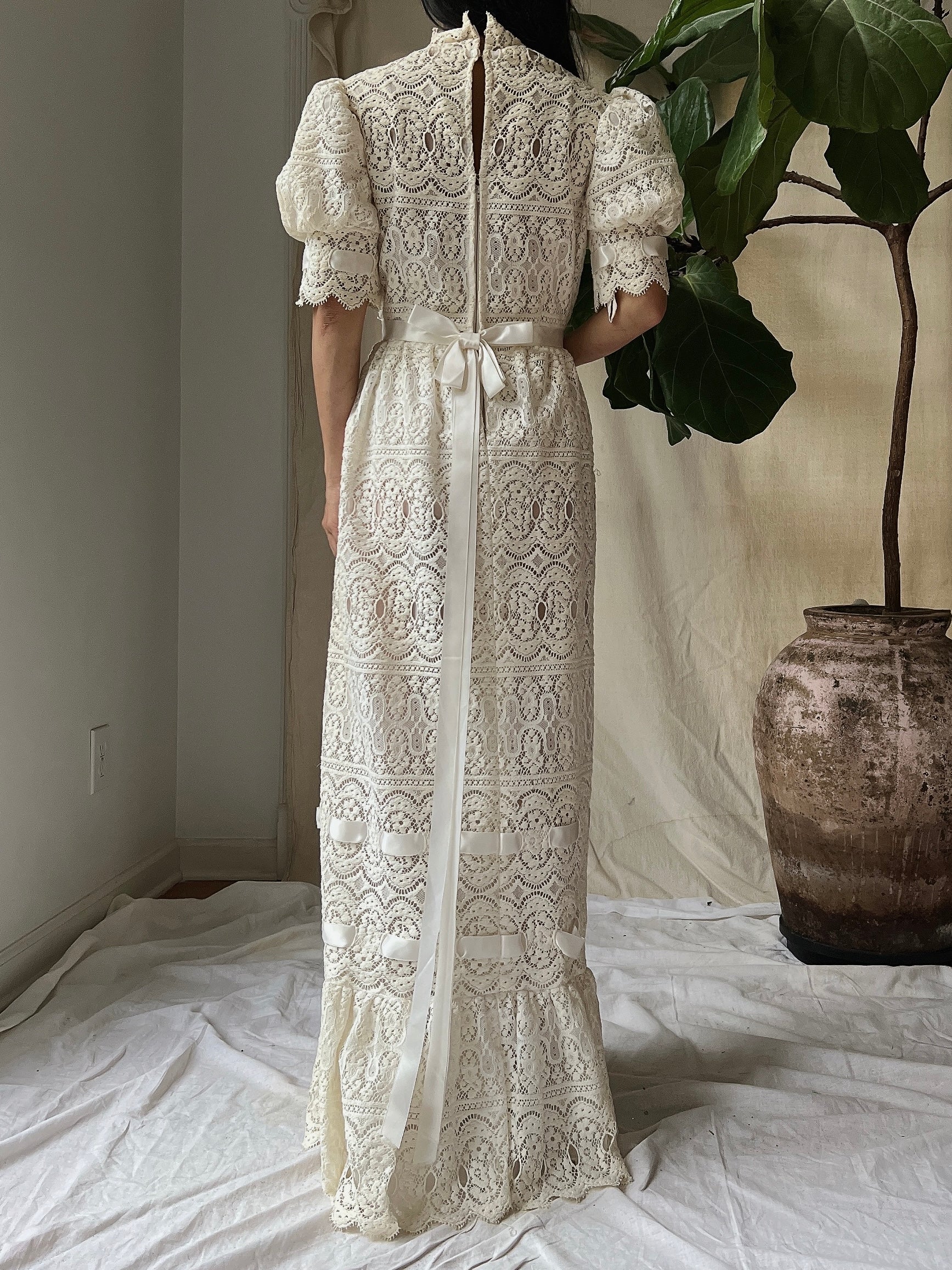 Vintage Puff Sleeves Crochet Dress - S