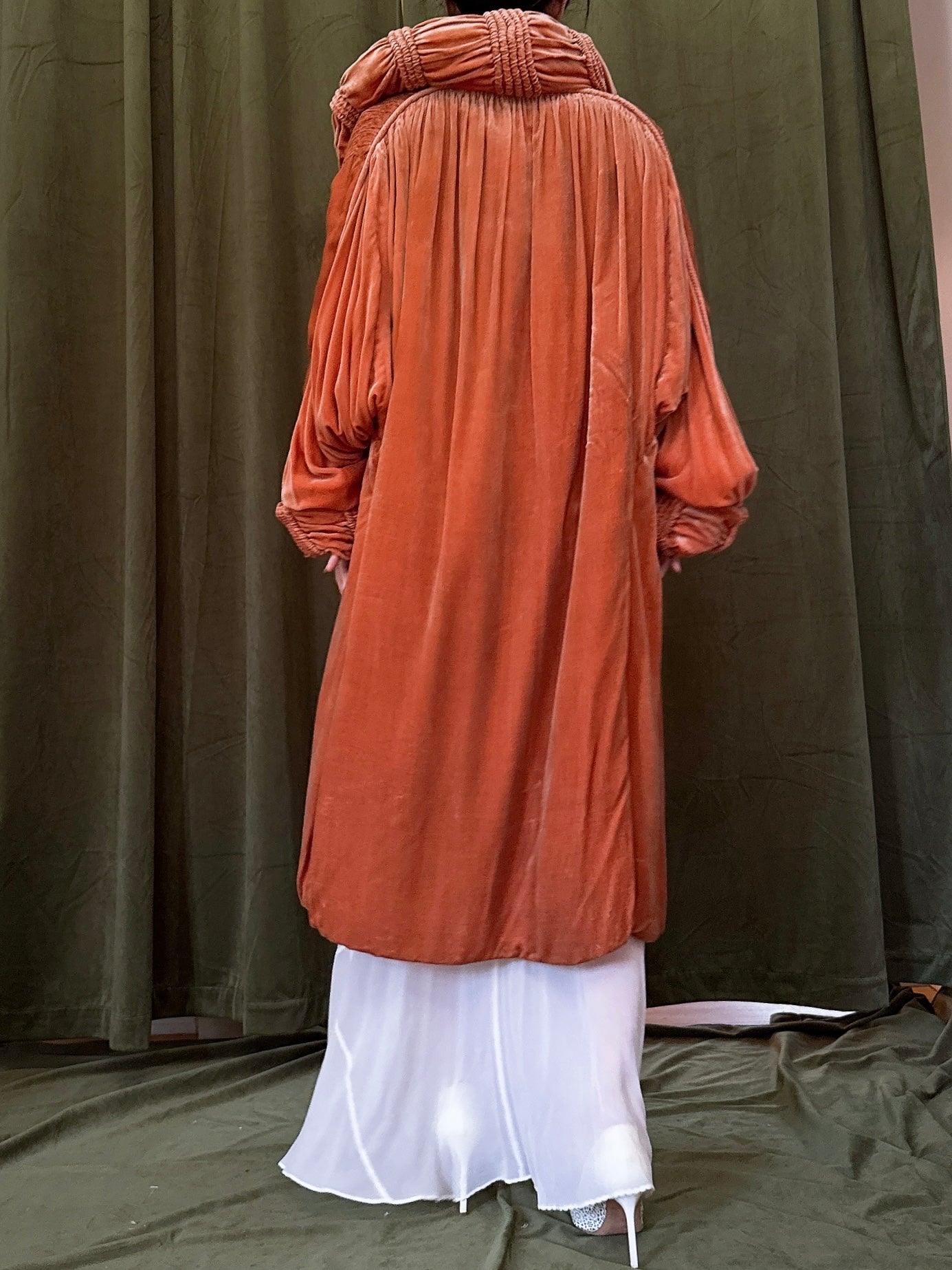1920s Peach Silk Opera Coat - OFSM/45L
