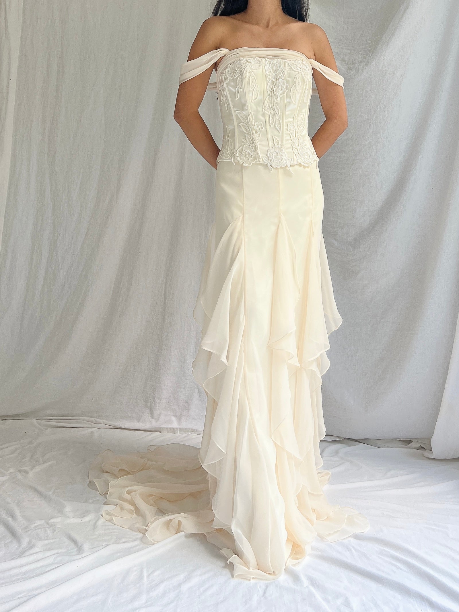 Vintage 2 Piece Chiffon Ruffled Set - S/4-6