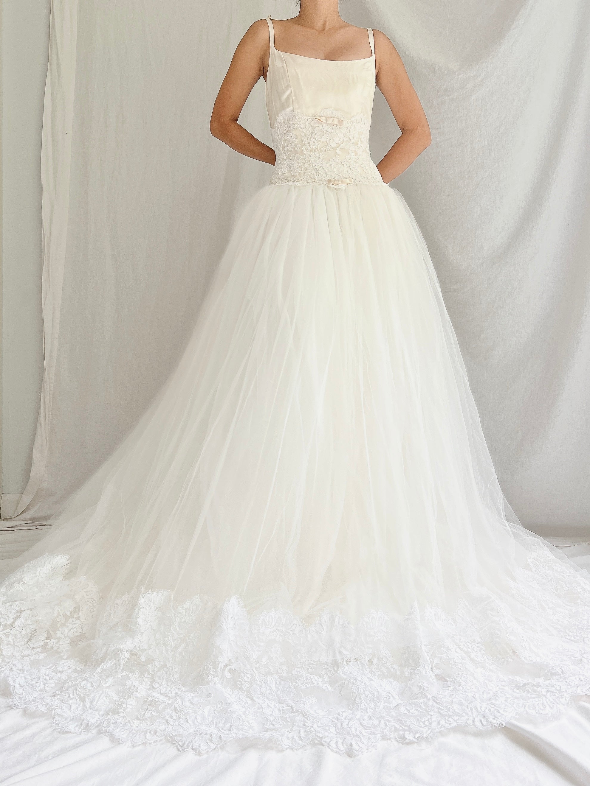 Vintage Monique Llhuilier Dropped Waist Gown - M