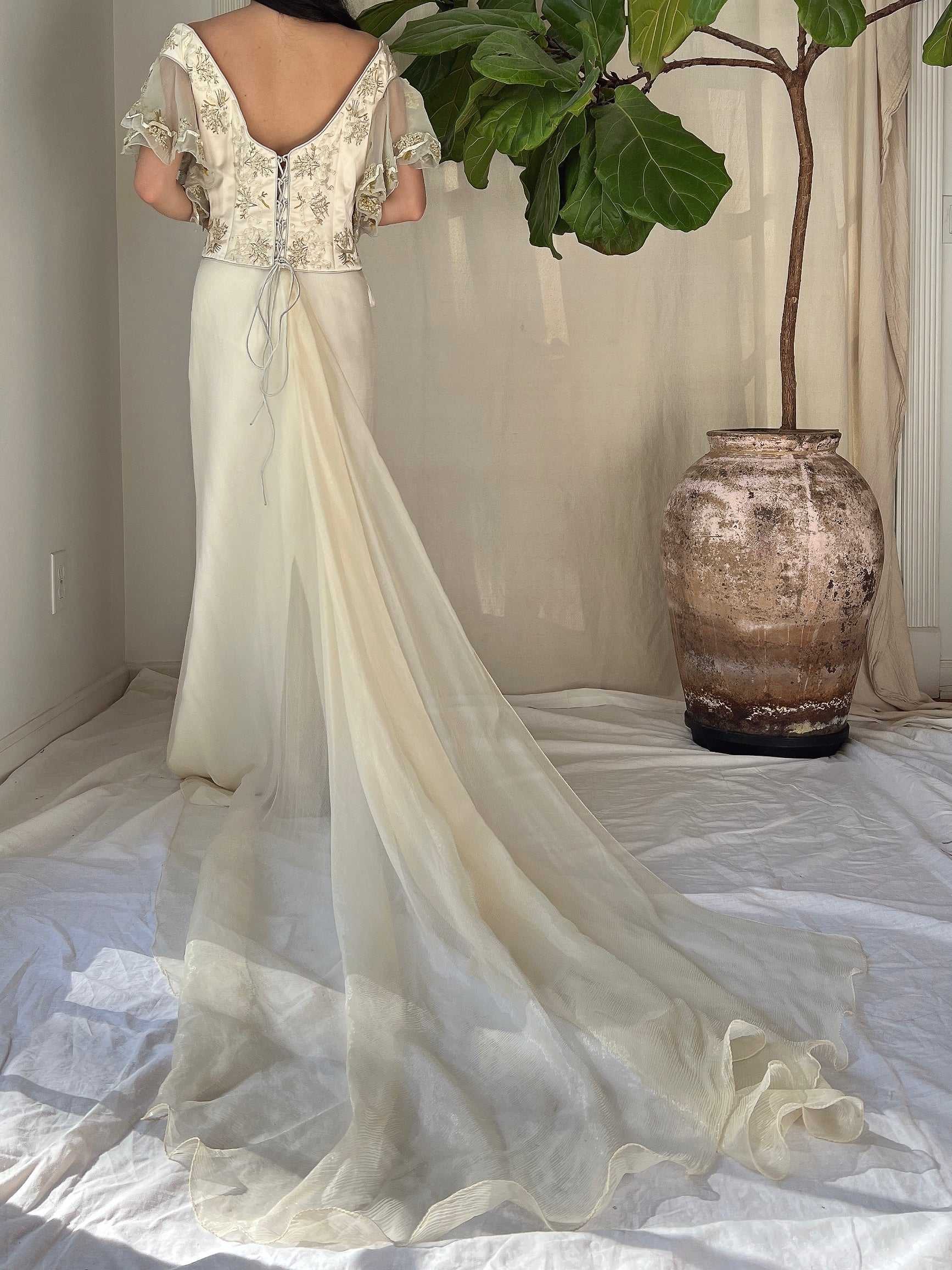 Vintage Silk Embroidered Ensemble - L