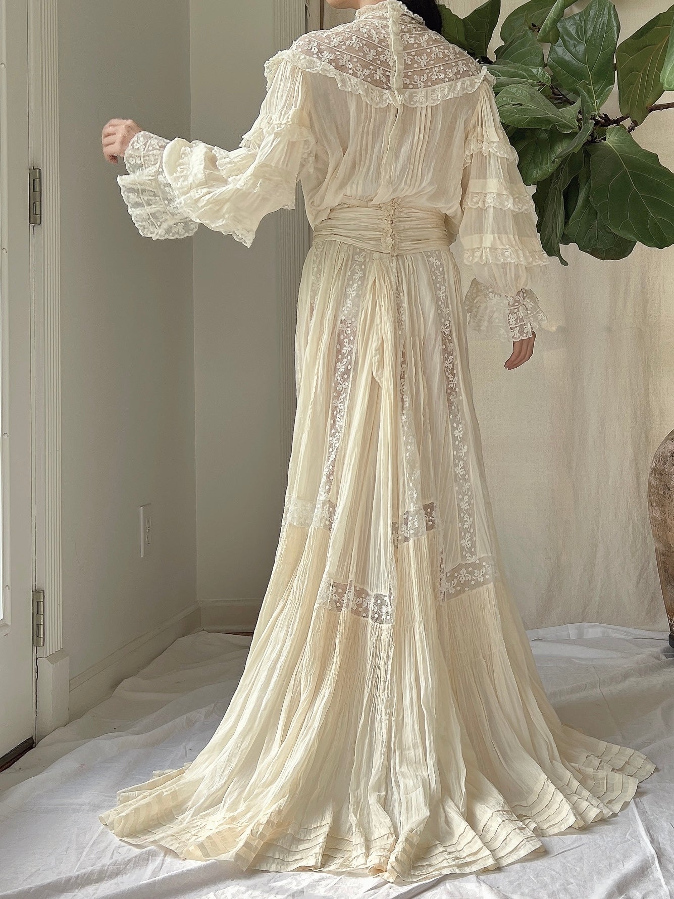 Antique Silk Puff Sleeves Ensemble - S/M