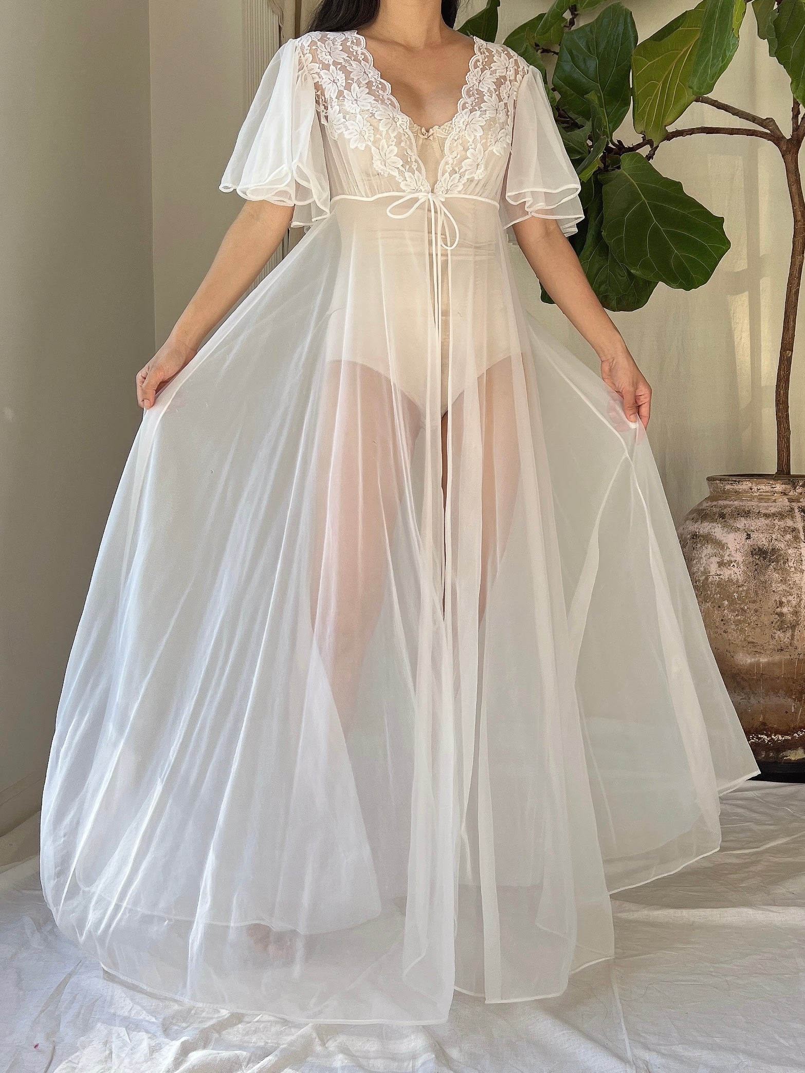 Vintage Nylon Flutter Sleeve Dressing Gown - M