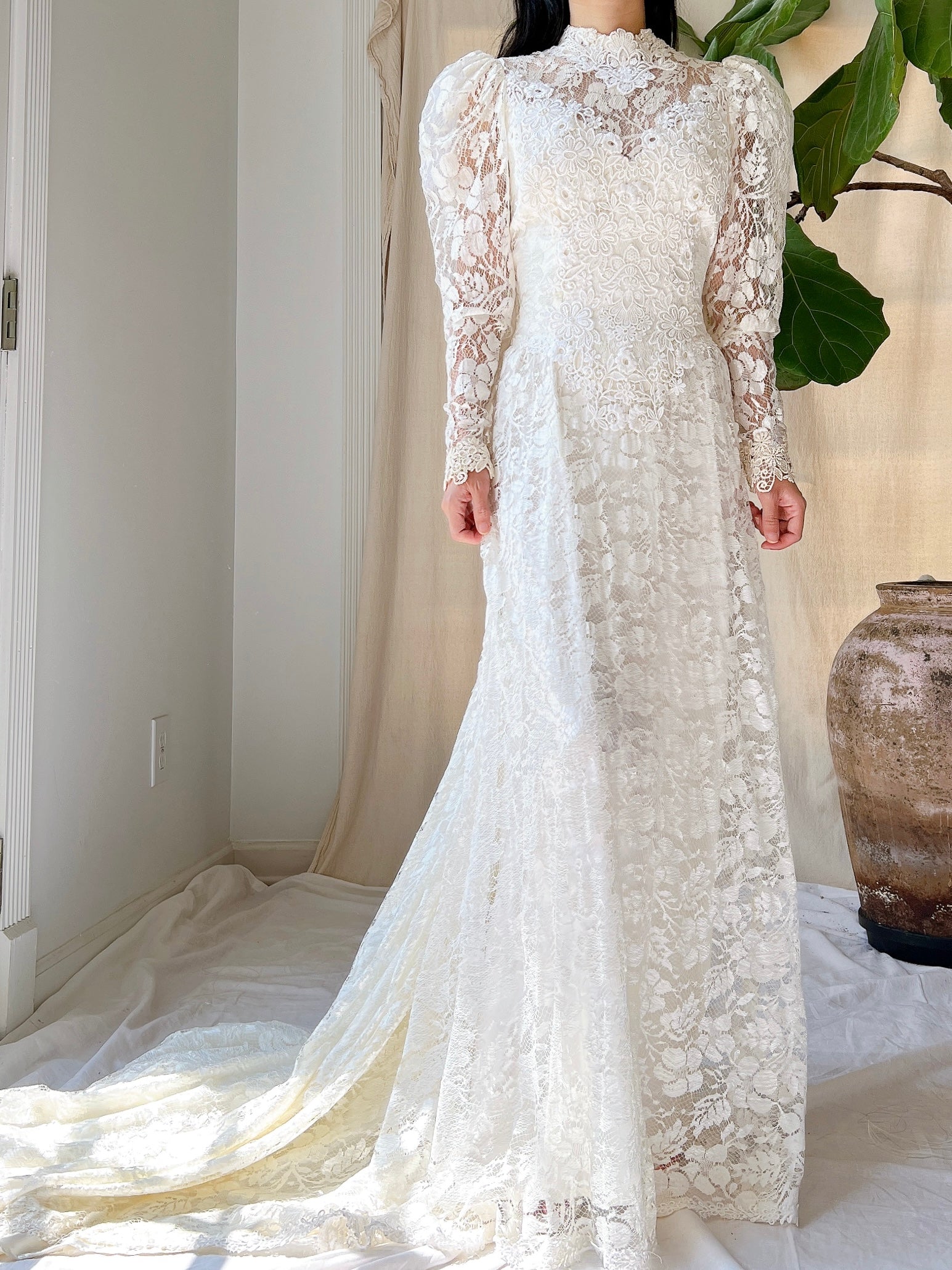 1980S Long Sleeve Lace Gown - M