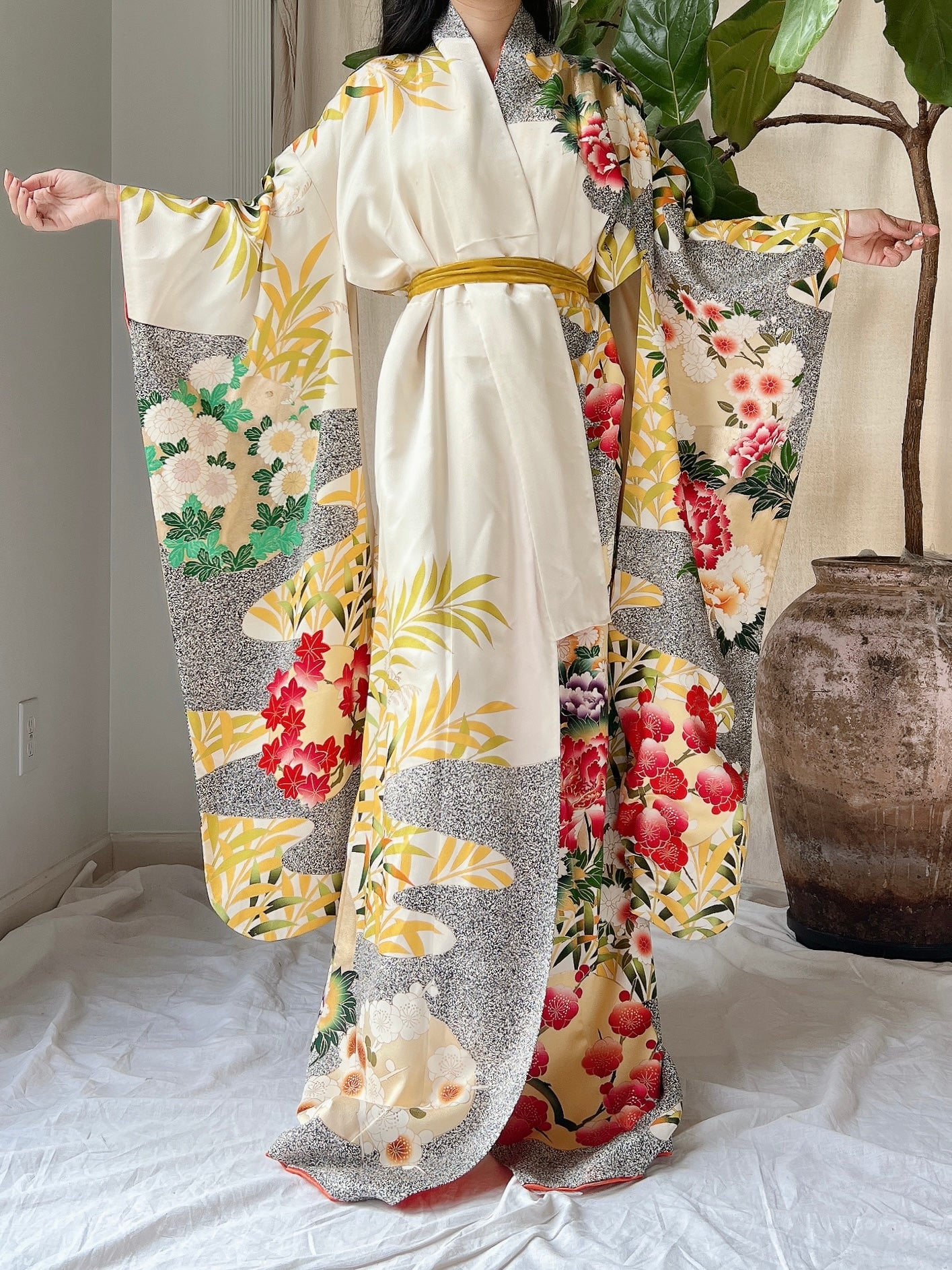 Vintage Silk Floral Kimono - OSFM