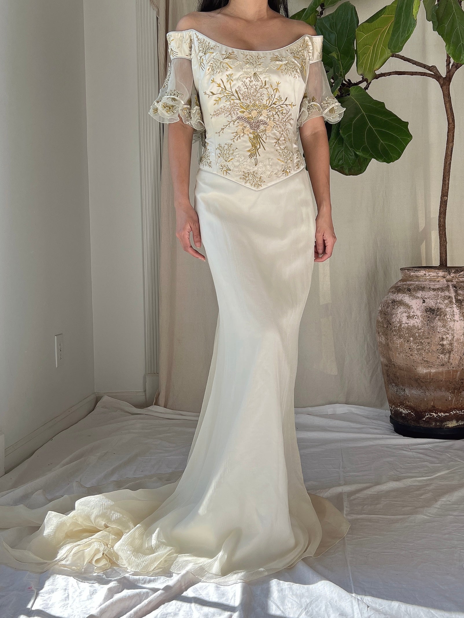 Vintage Silk Embroidered Ensemble - L