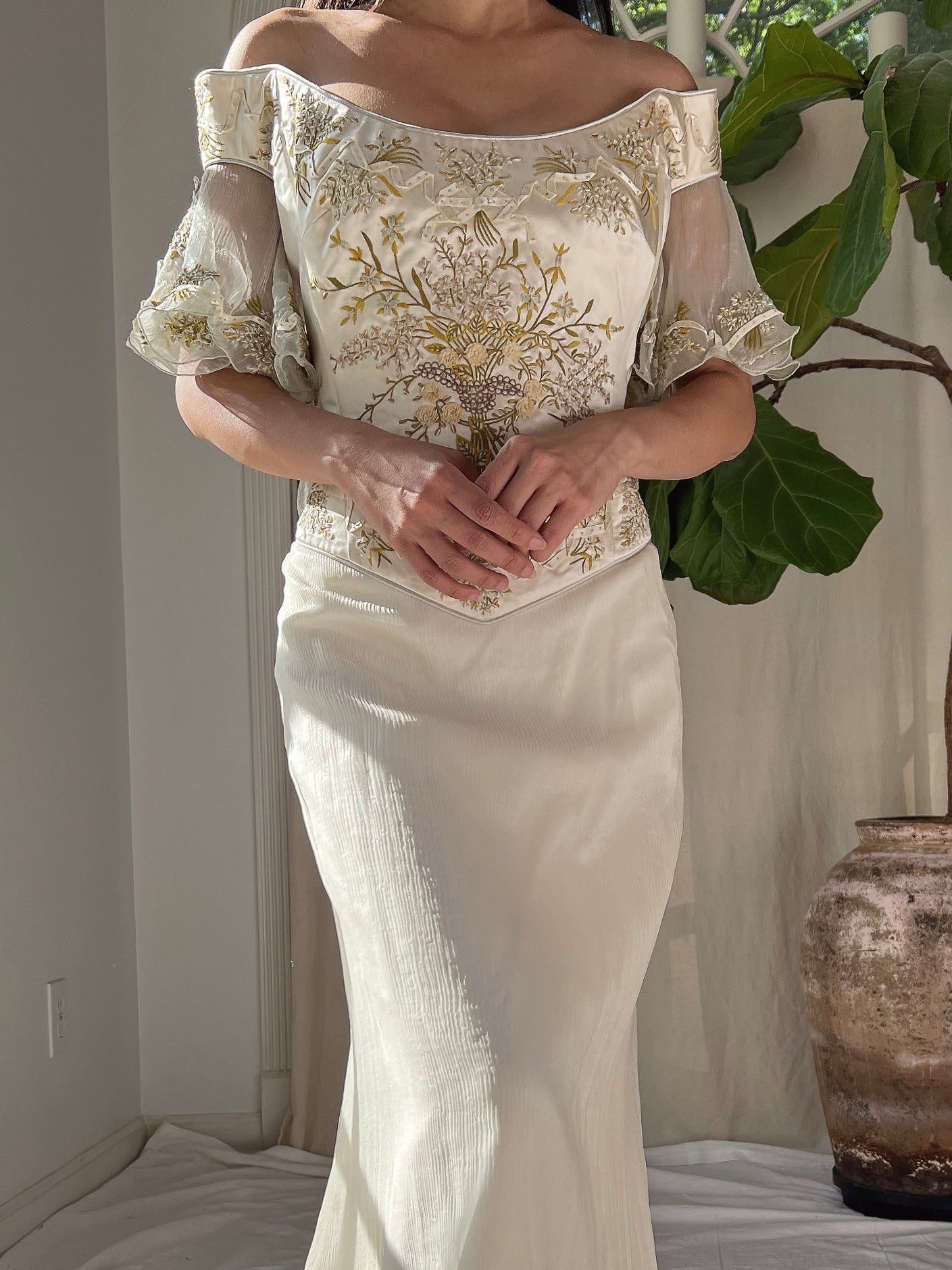 Vintage Silk Embroidered Ensemble - L