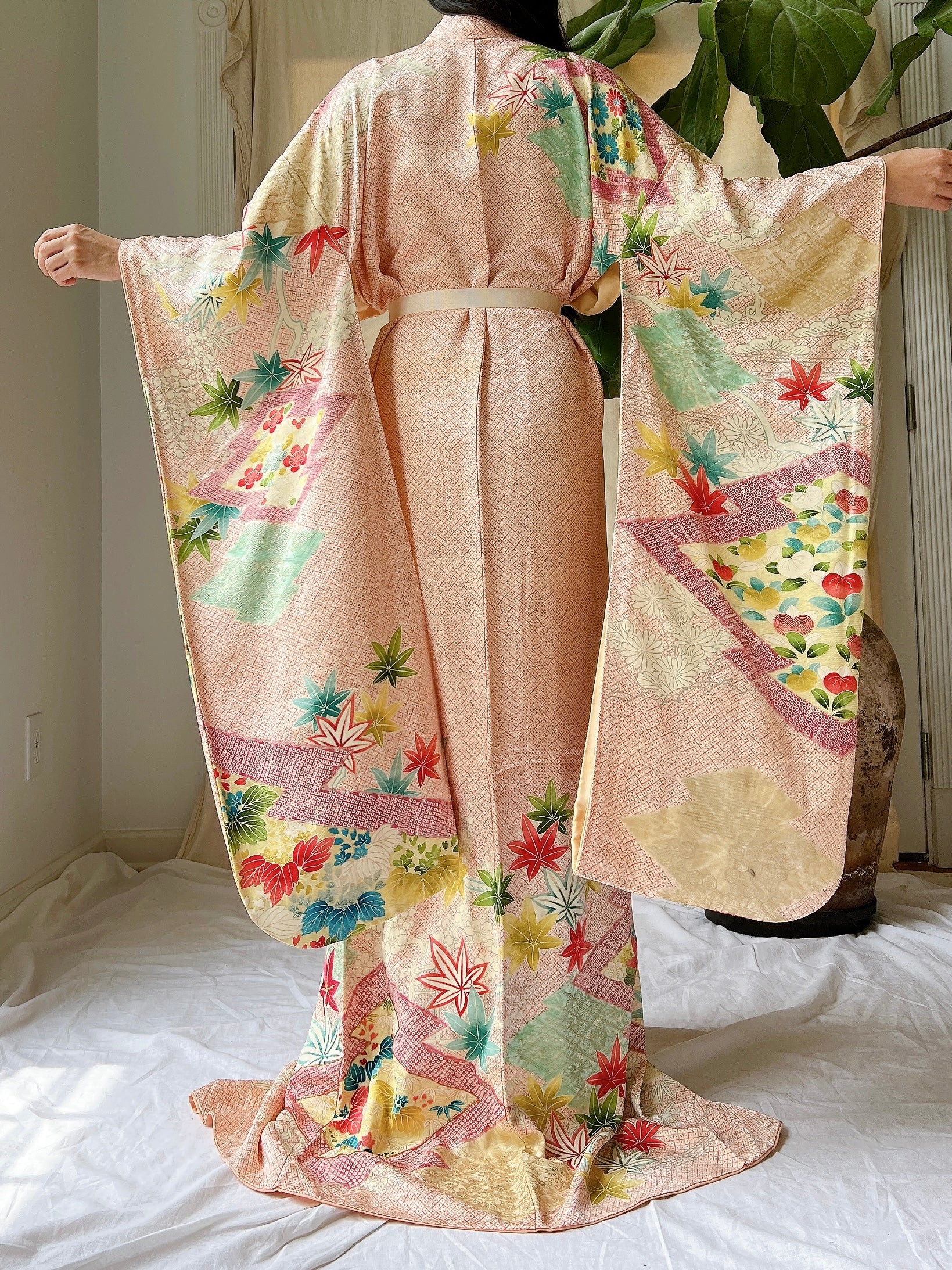 Vintage Patterned Leaf Silk Kimono - OSFM