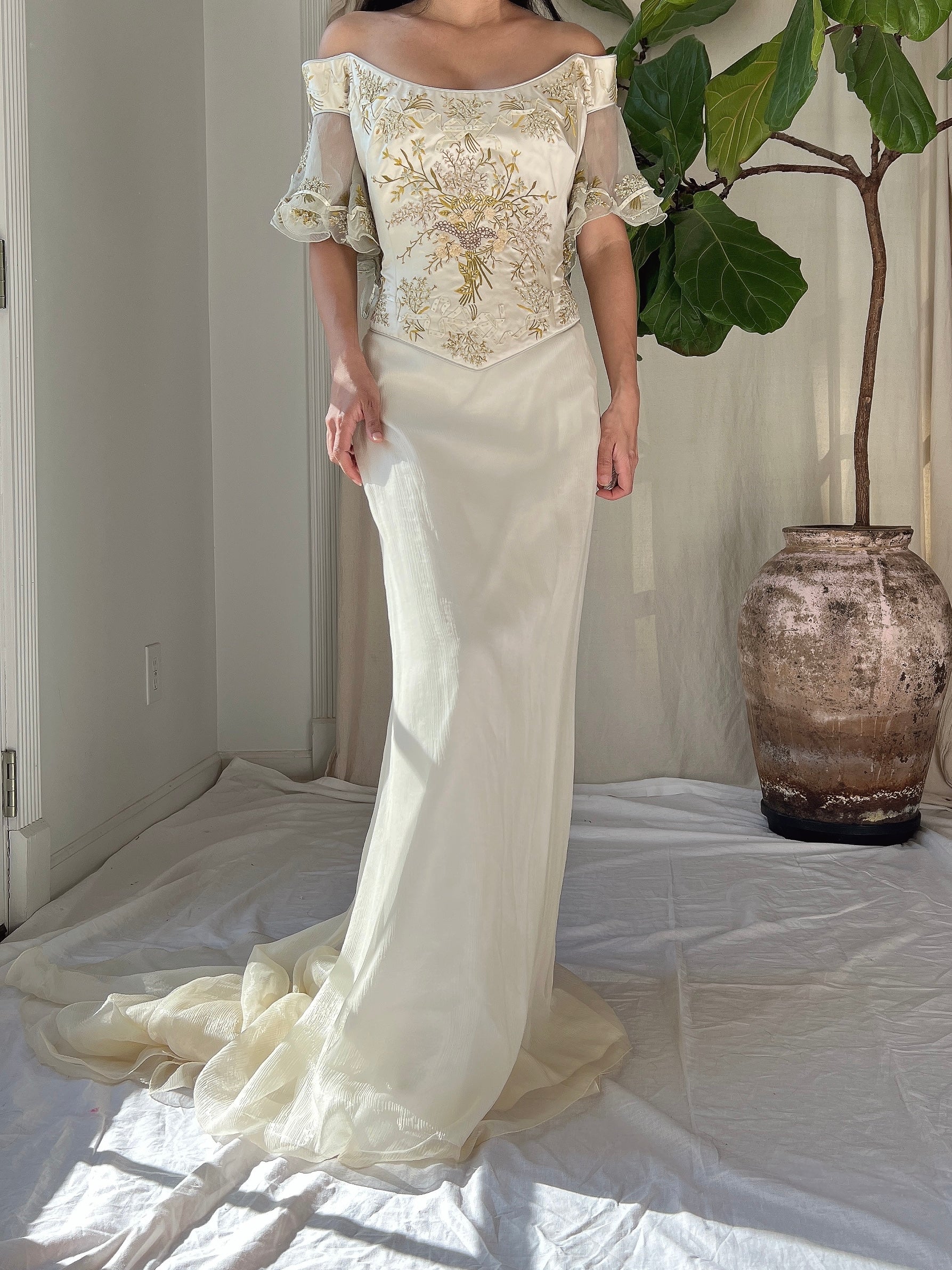 Vintage Silk Embroidered Ensemble - L