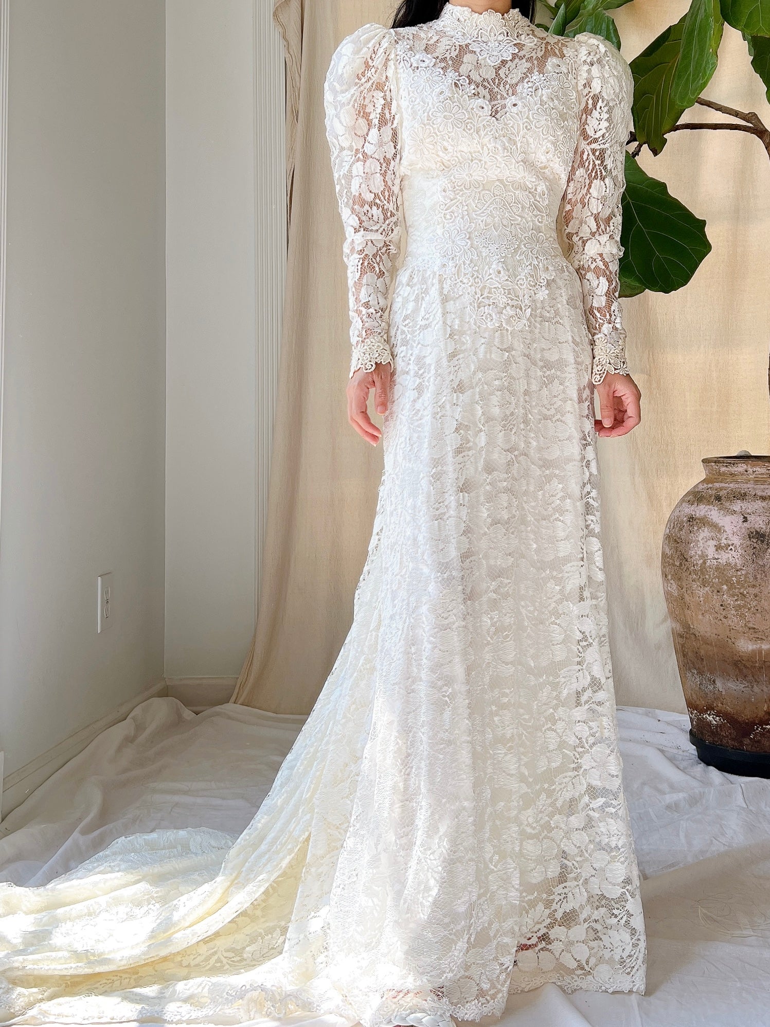 1980S Long Sleeve Lace Gown - M
