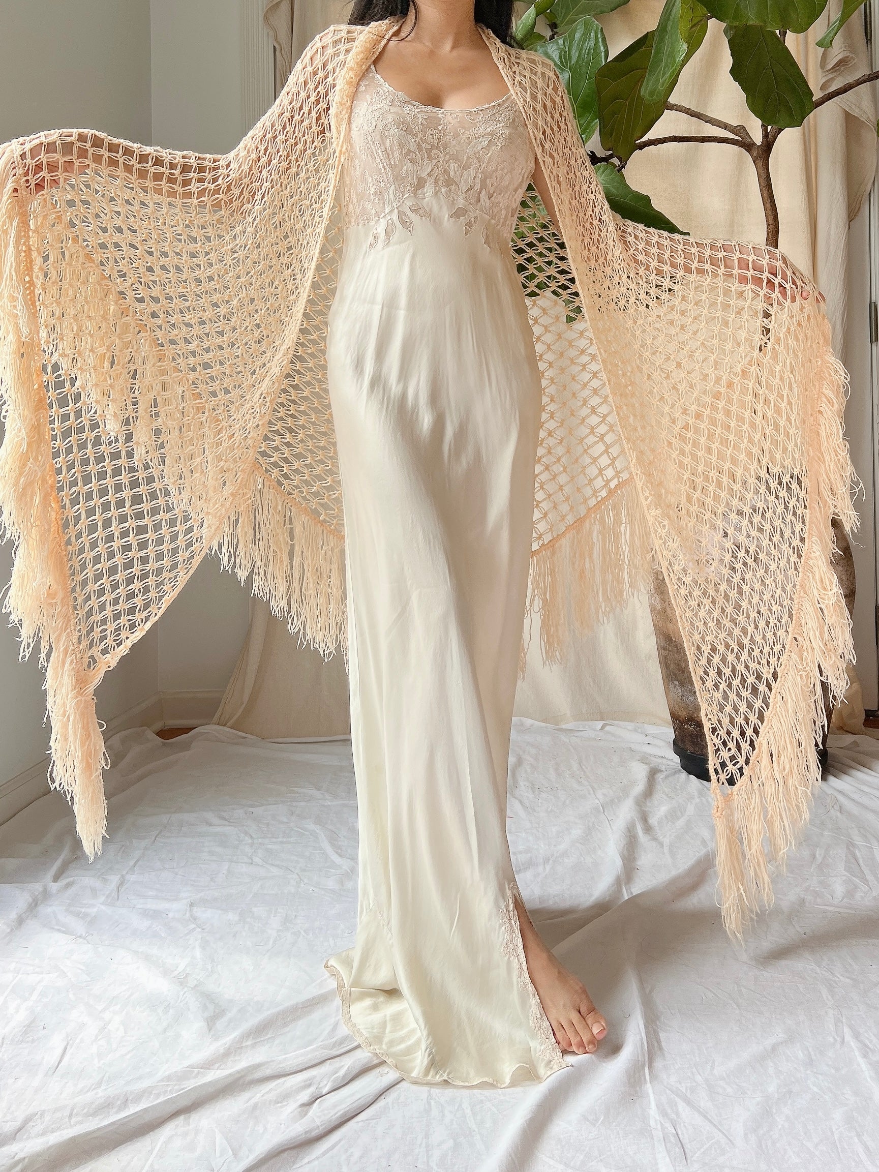 Vintage Light Peach Extra Large Shawl - OSFM
