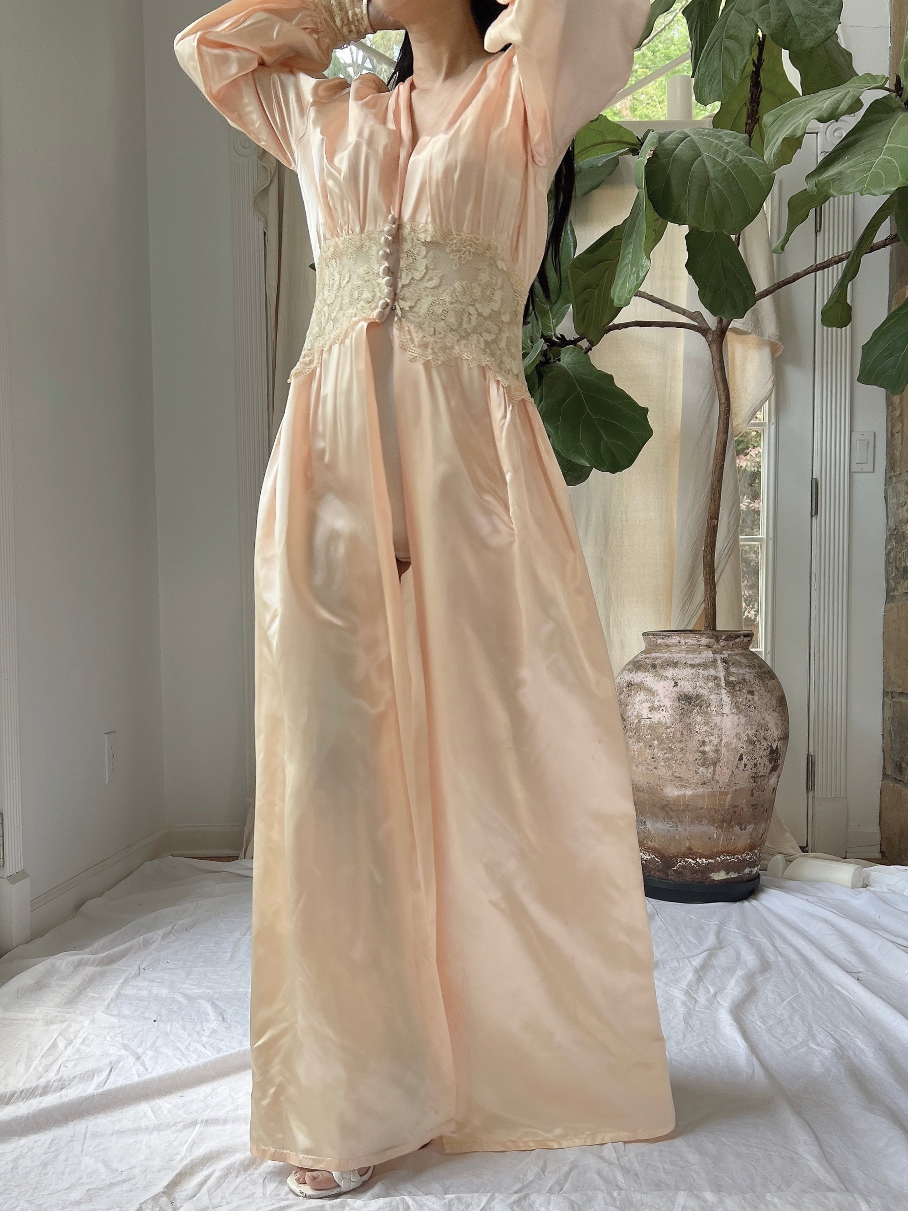 1940s Peach Satin Dressing Gown - S