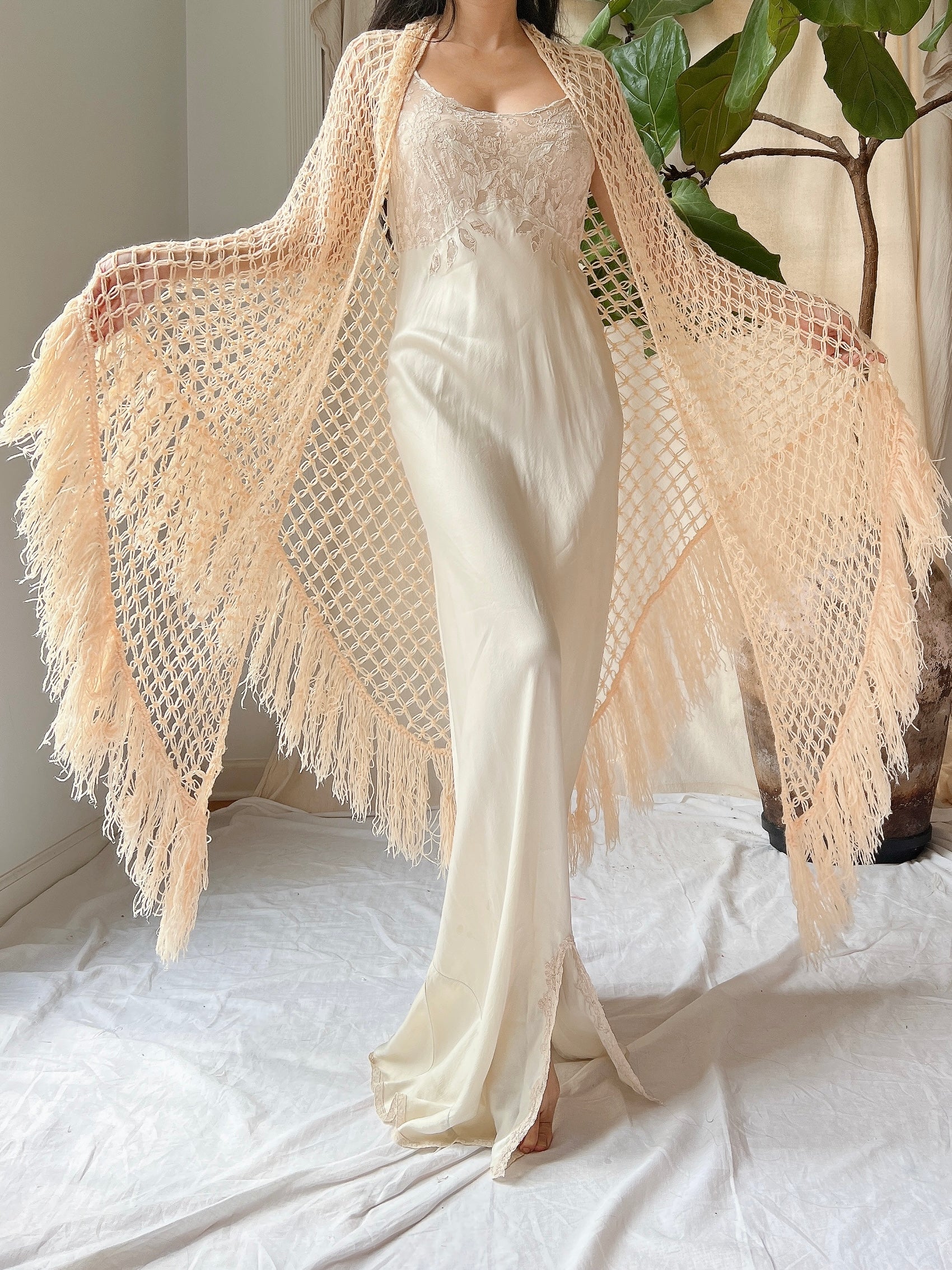 Vintage Light Peach Extra Large Shawl - OSFM
