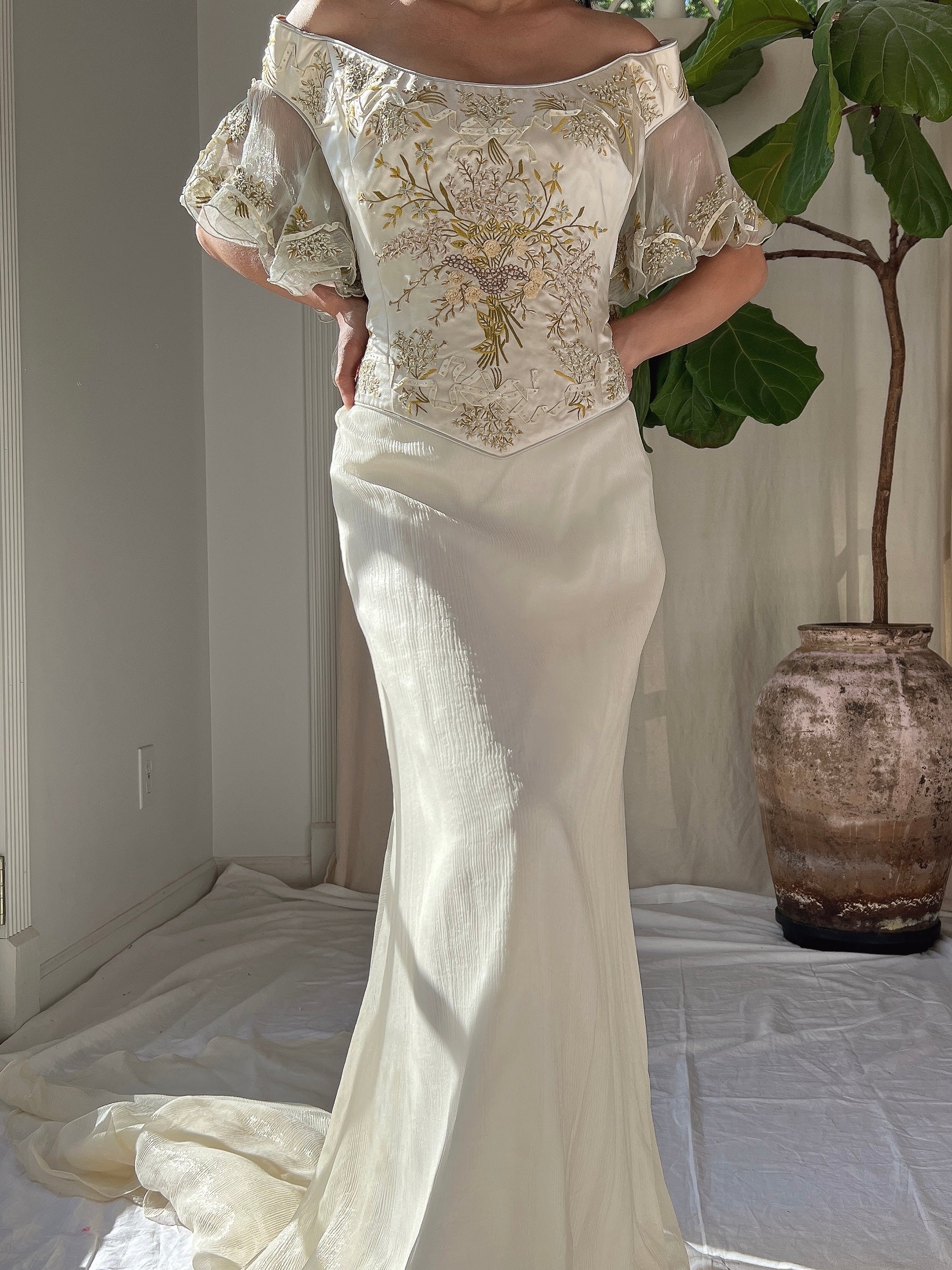 Vintage Silk Embroidered Ensemble - L
