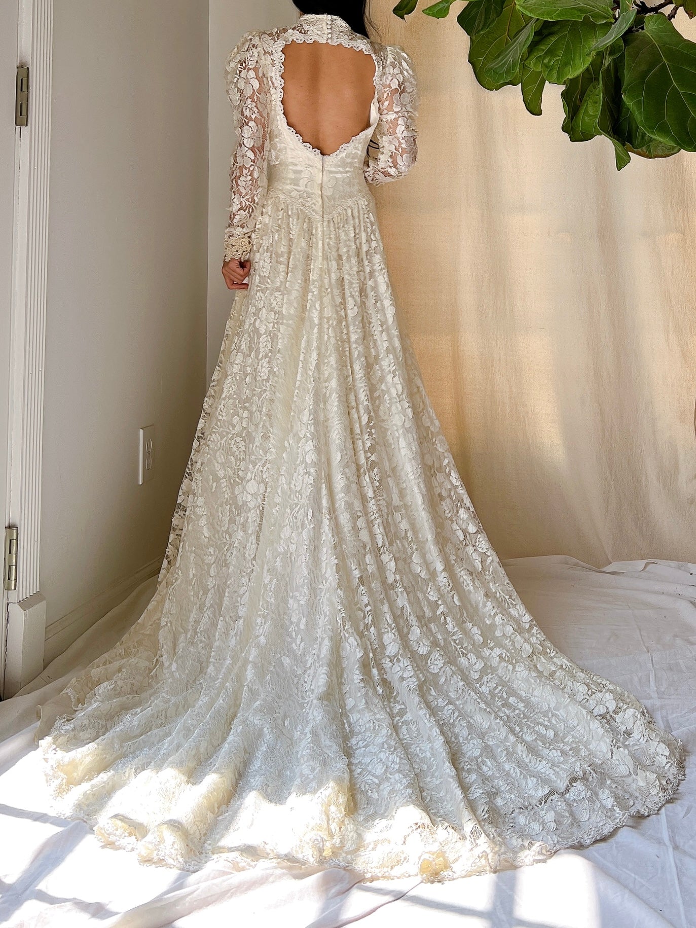 1980S Long Sleeve Lace Gown - M