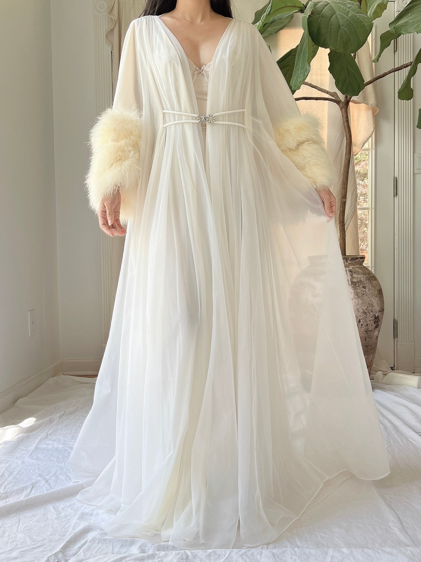 1950s Claire Sandra Lucie Ann Nylon Feather Robe - OSFM