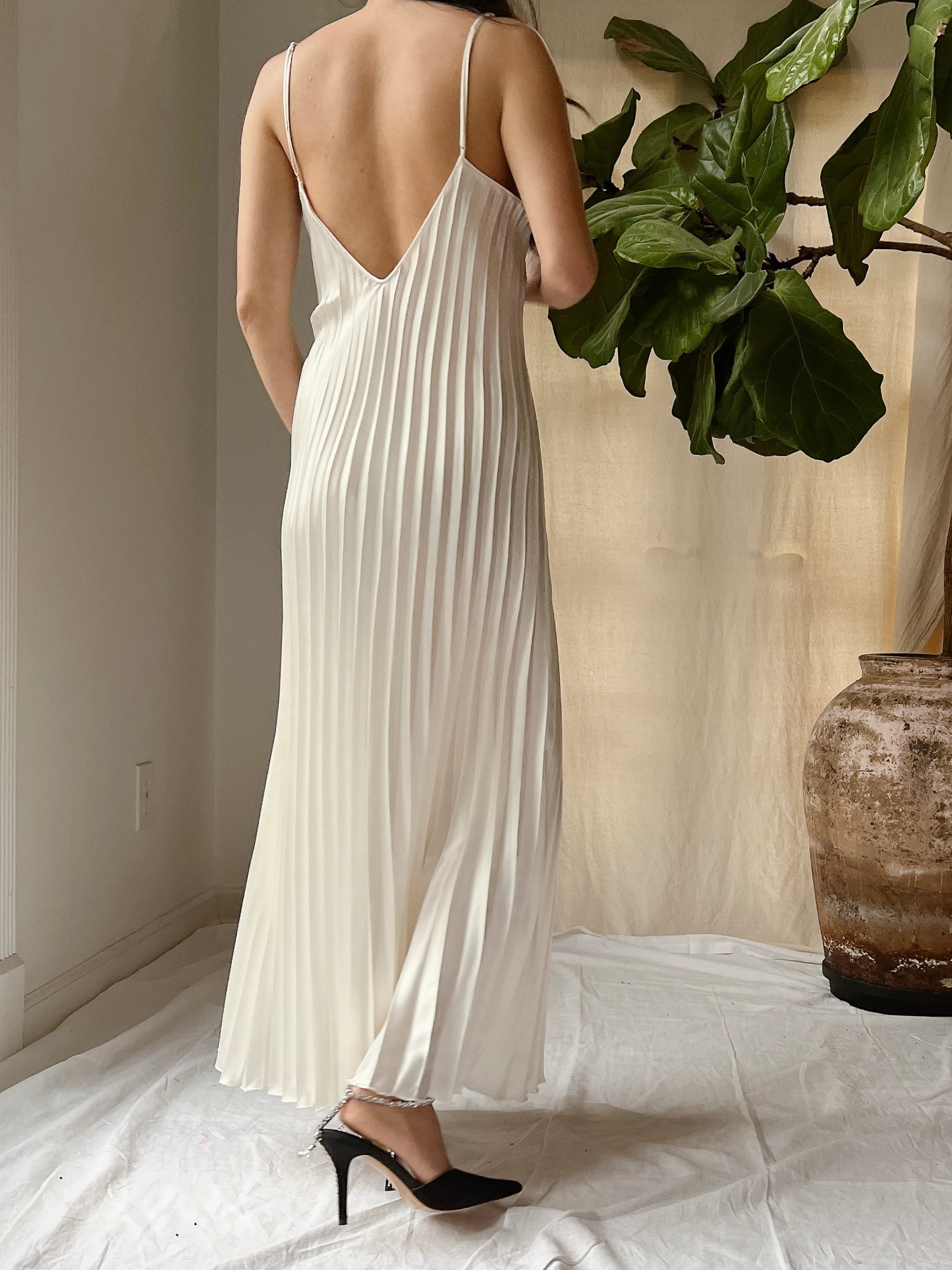 1980s Ivory Pleated Satin Dress - M/L