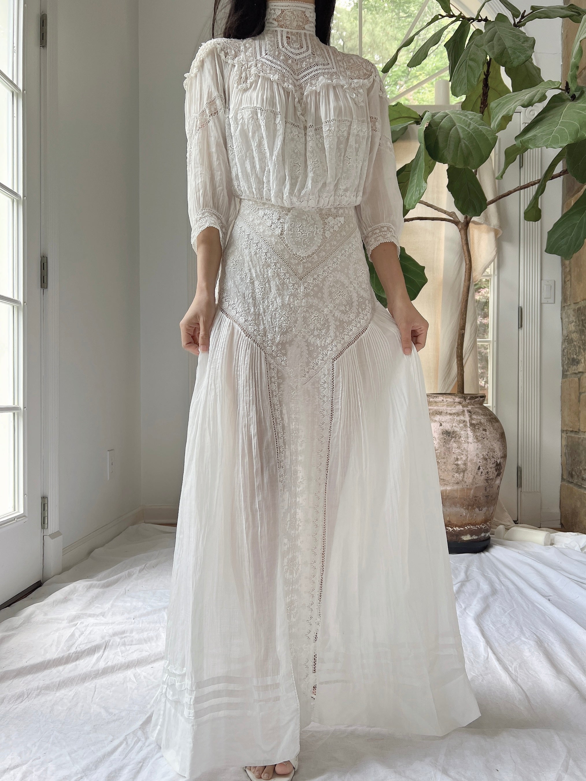 Antique Belle Embroidered Batiste Gown - XS