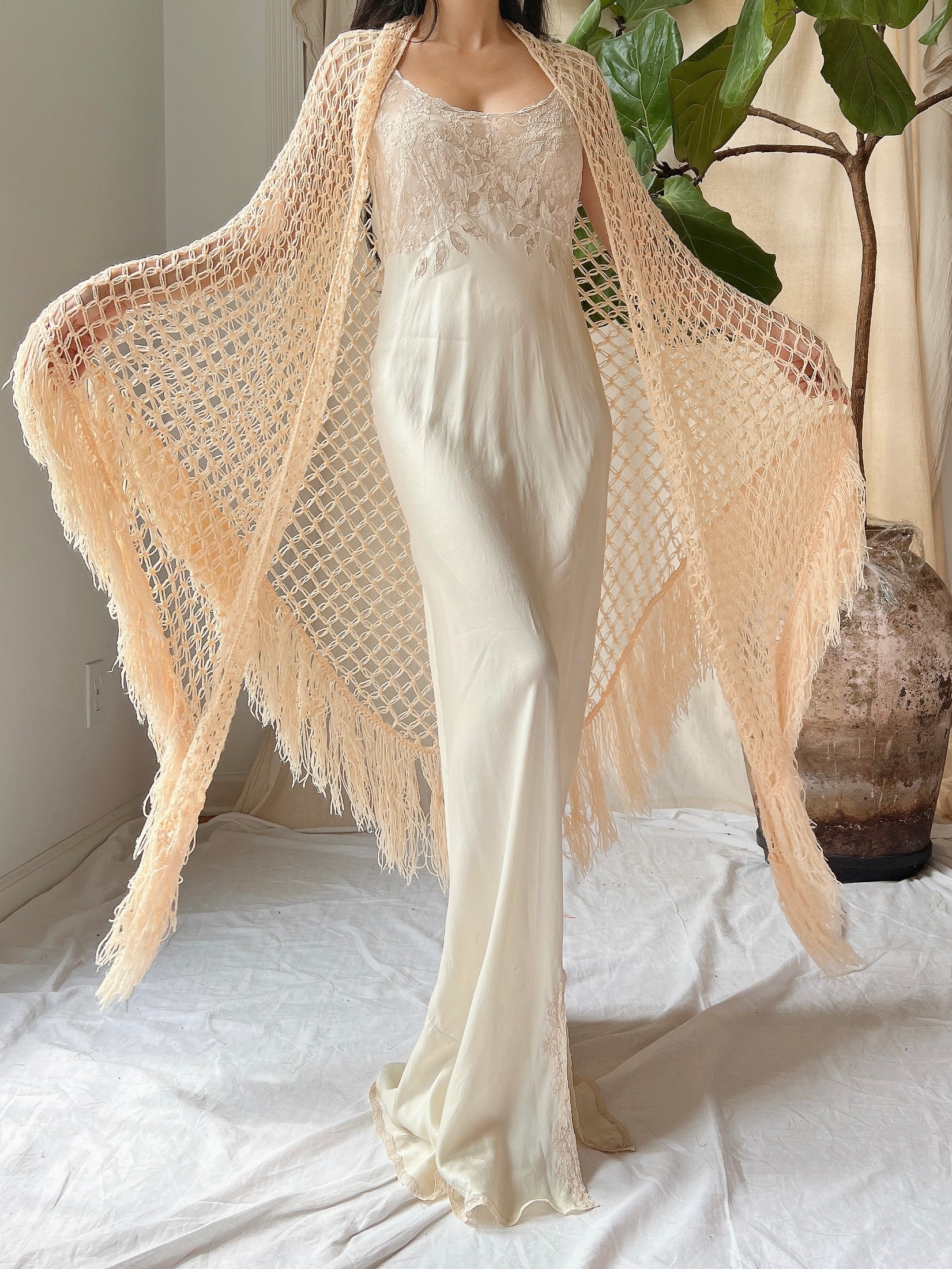 Vintage Light Peach Extra Large Shawl - OSFM