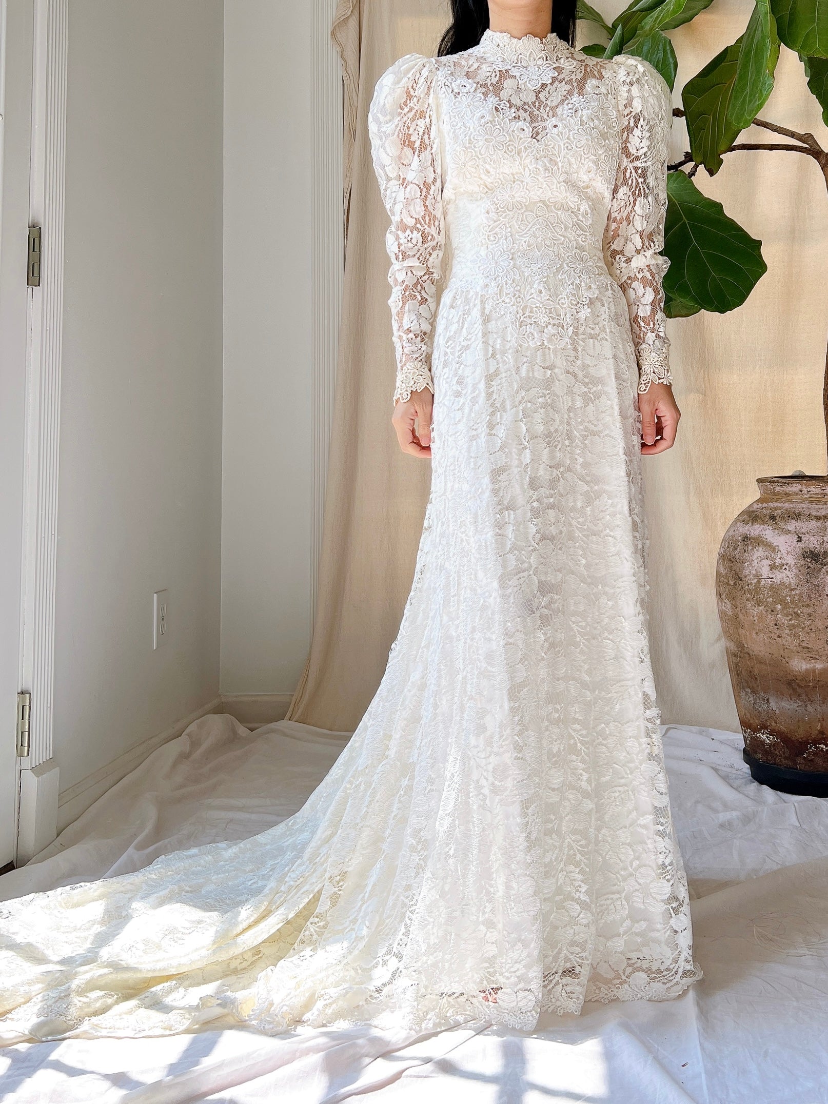 1980S Long Sleeve Lace Gown - M