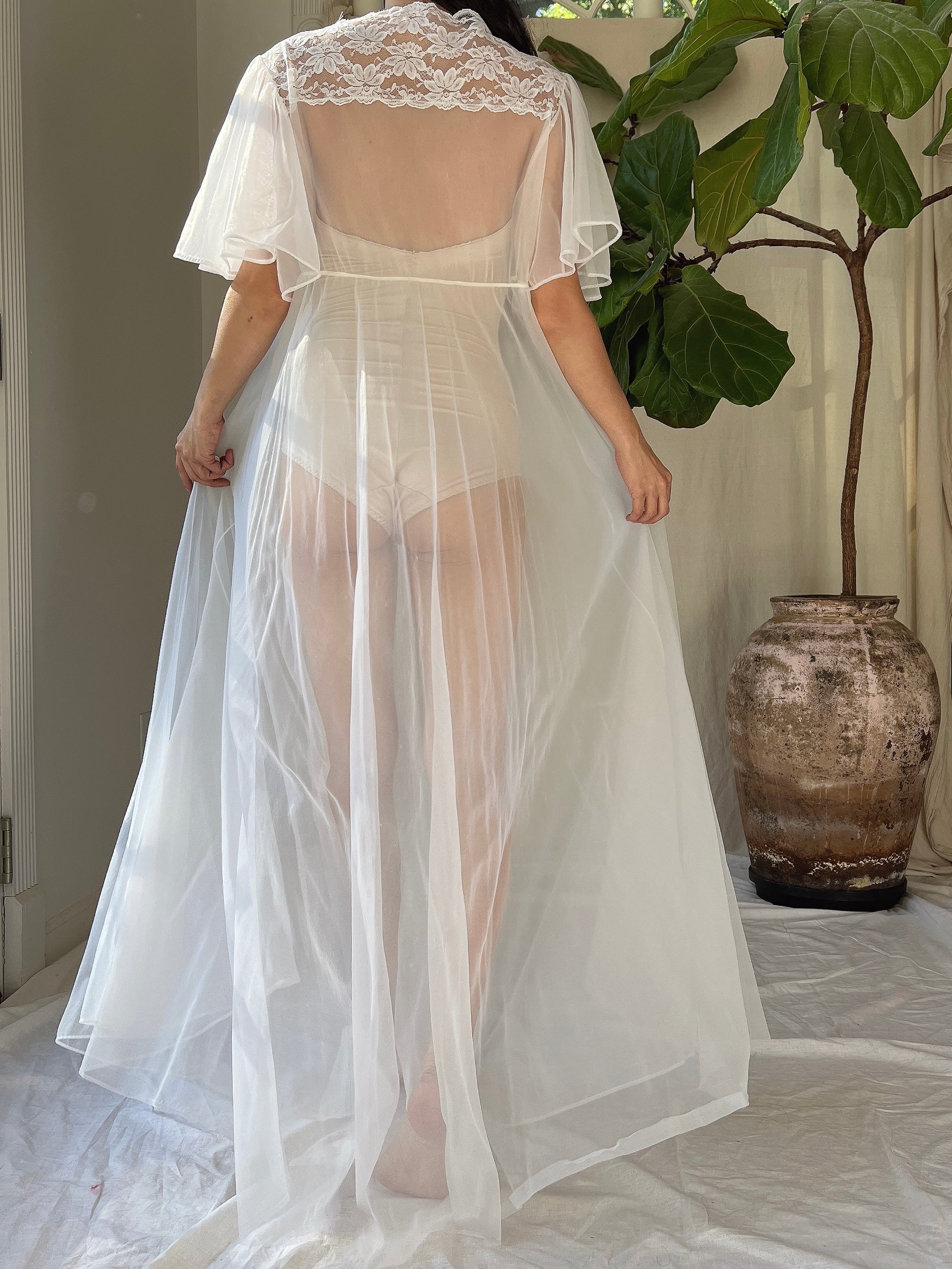 Vintage Nylon Flutter Sleeve Dressing Gown - M