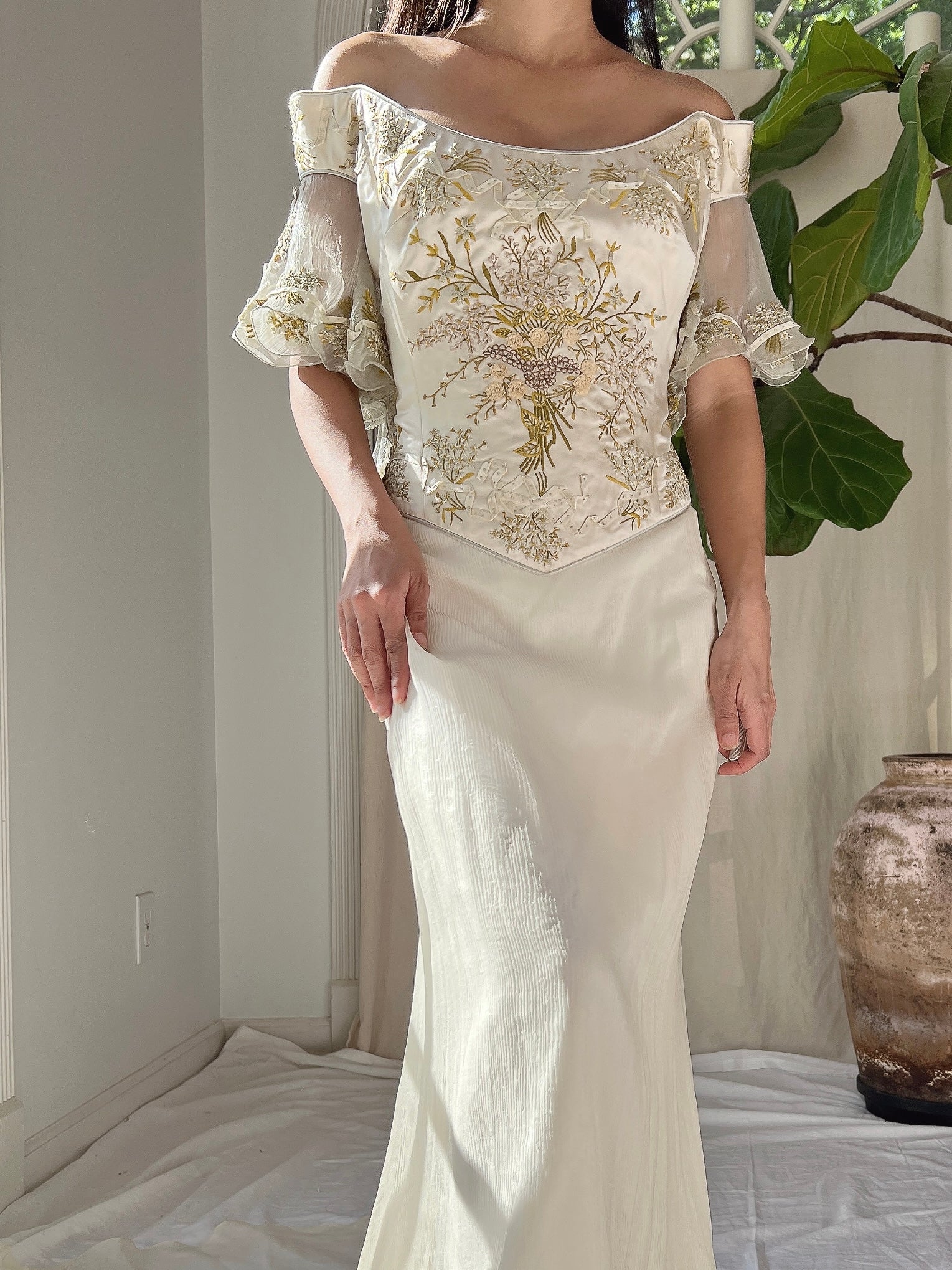 Vintage Silk Embroidered Ensemble - L
