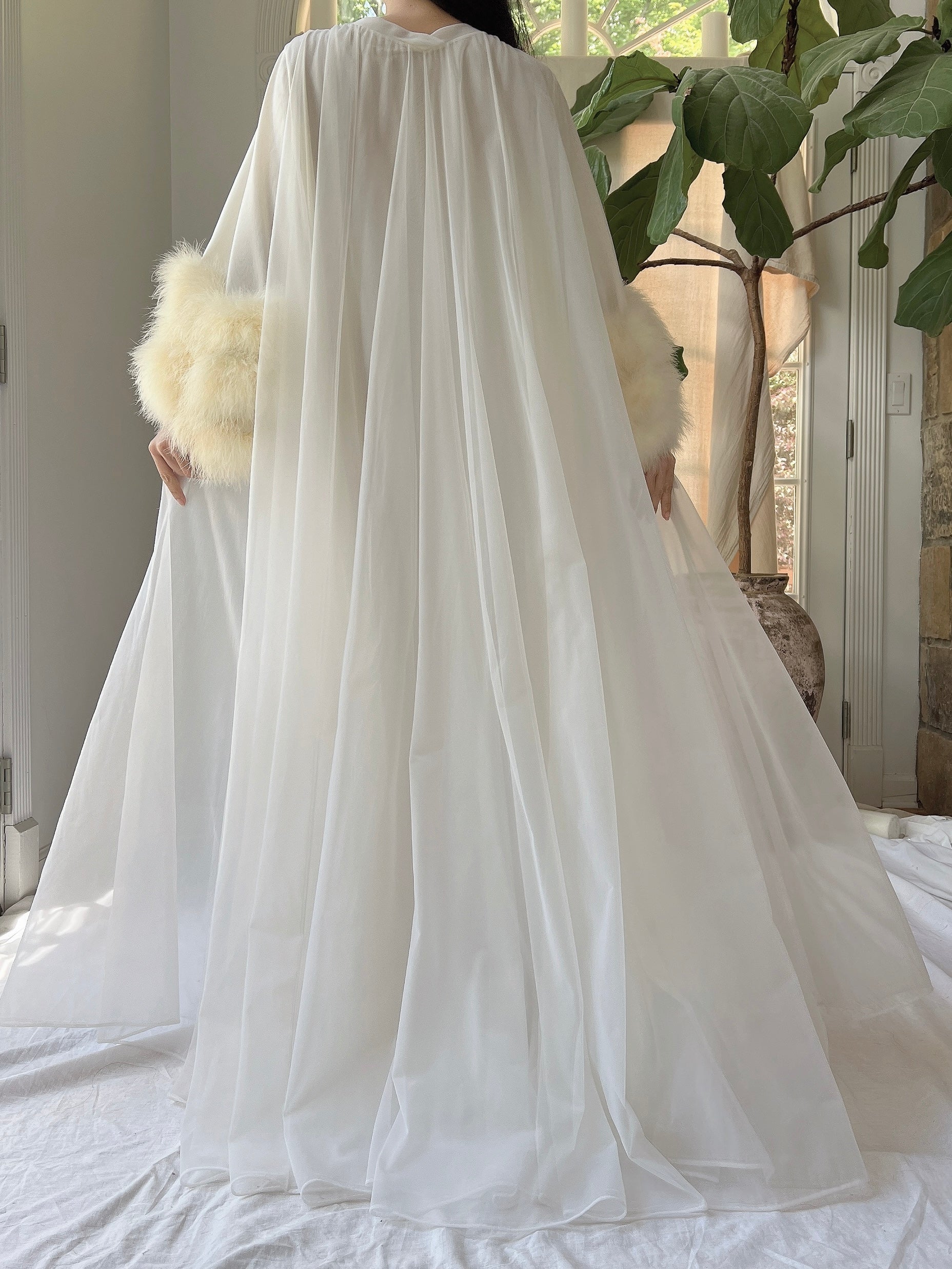 1950s Claire Sandra Lucie Ann Nylon Feather Robe - OSFM