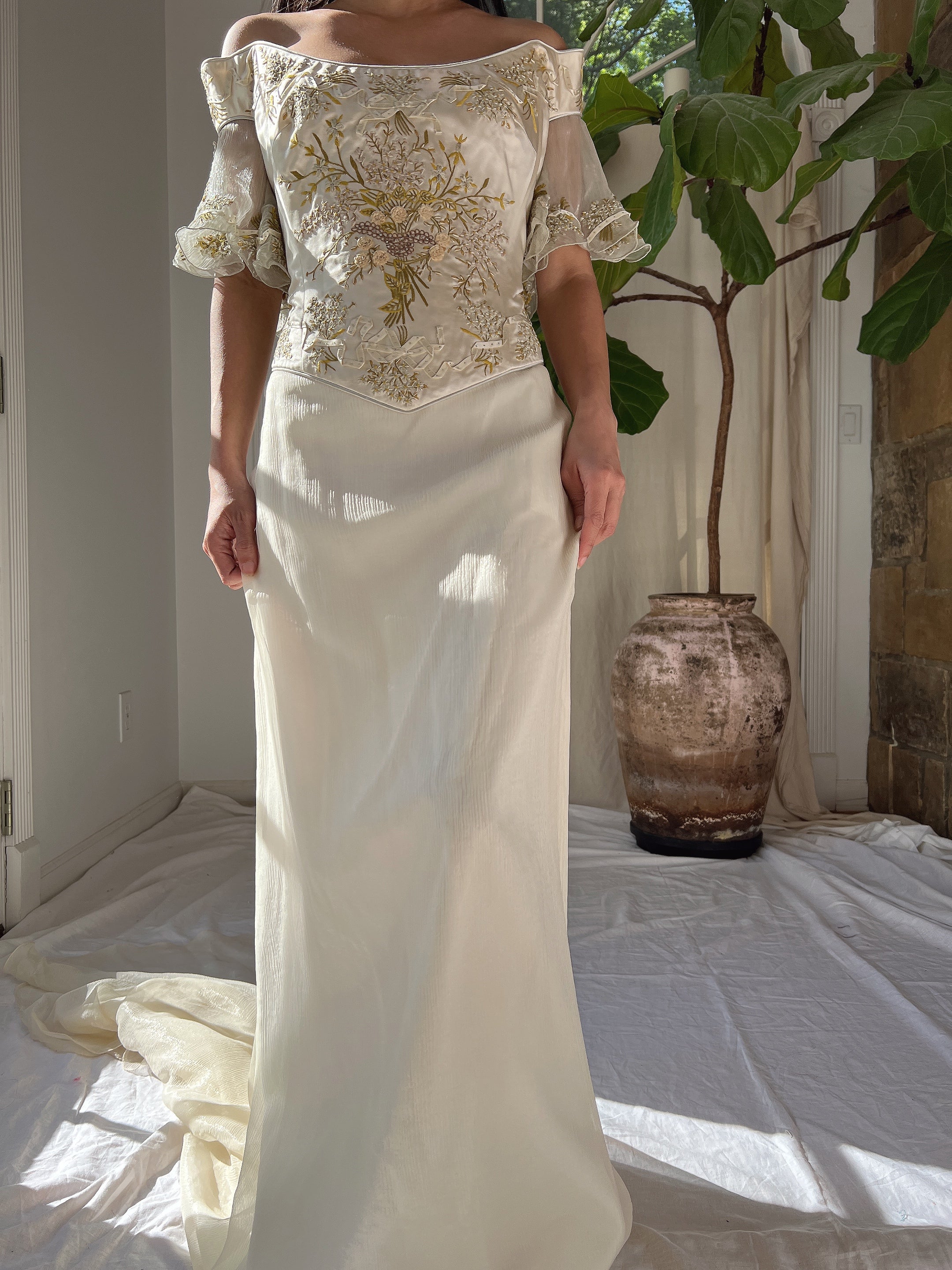 Vintage Silk Embroidered Ensemble - L