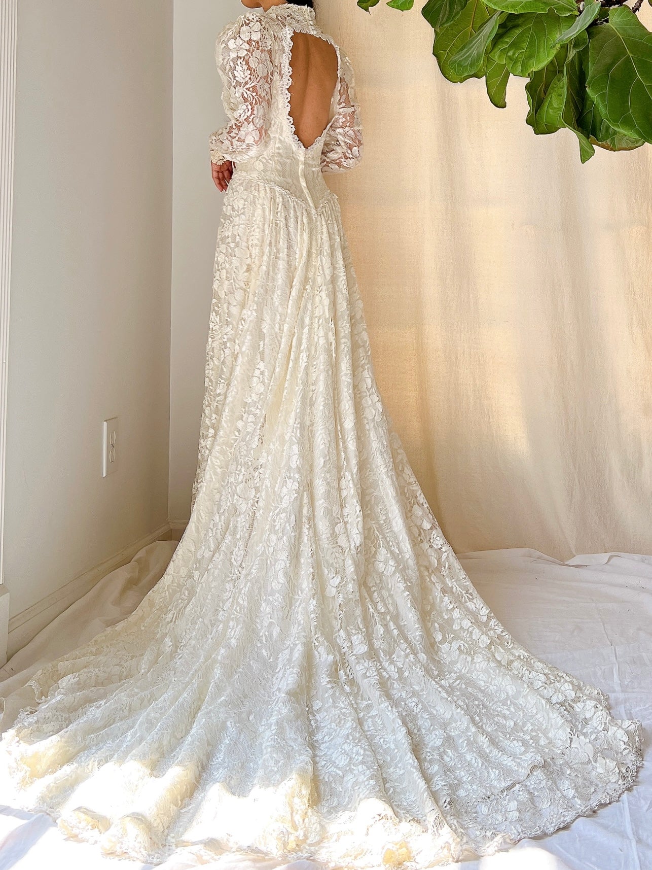 1980S Long Sleeve Lace Gown - M