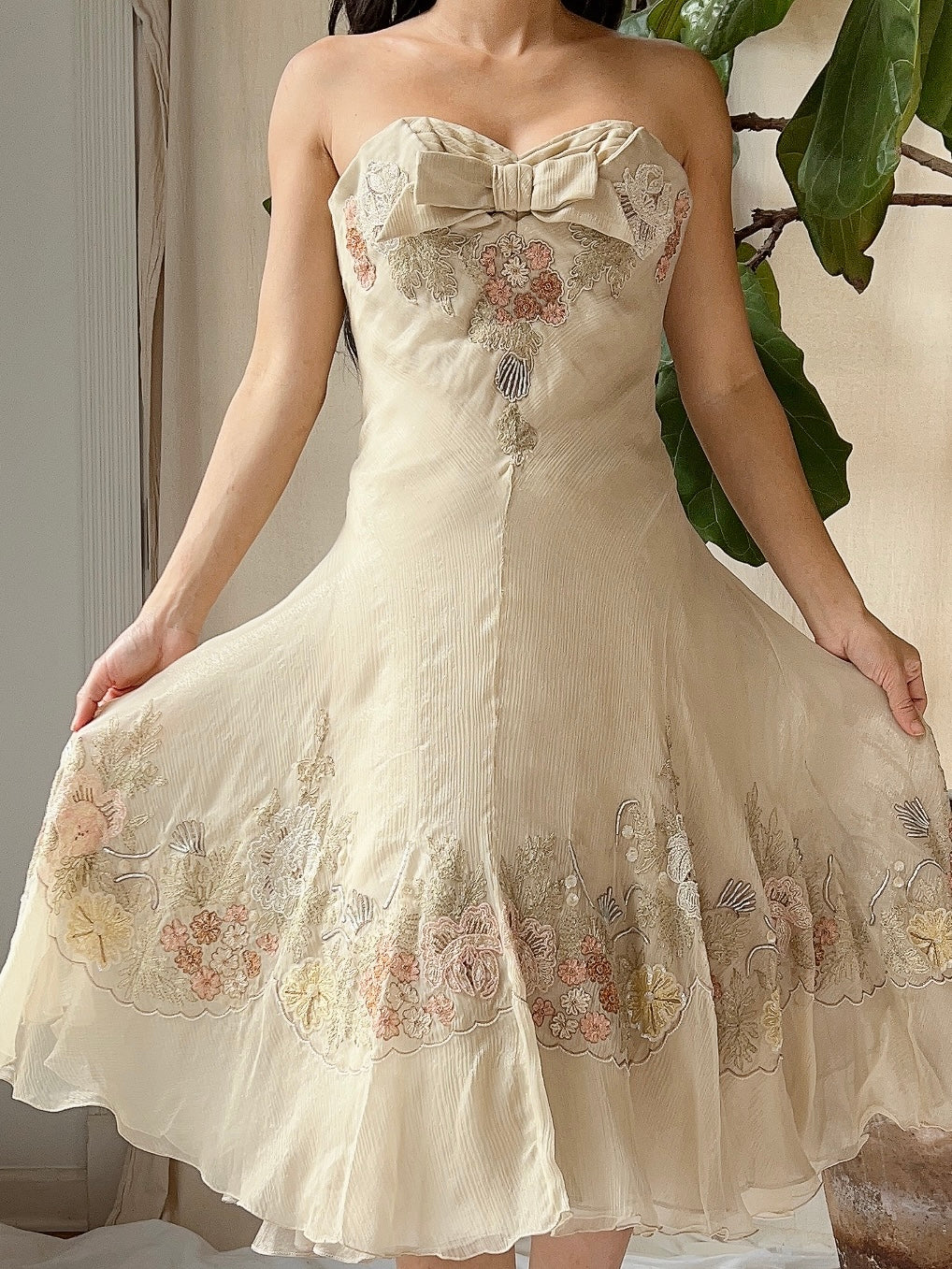 Vintage Silk Eavis and Brown Embroidered Dress - S/6