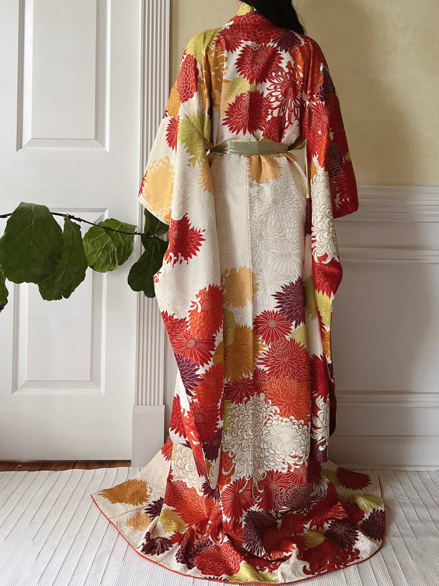 Vintage Silk Chrysanthemum Flowers Kimono - OSFM