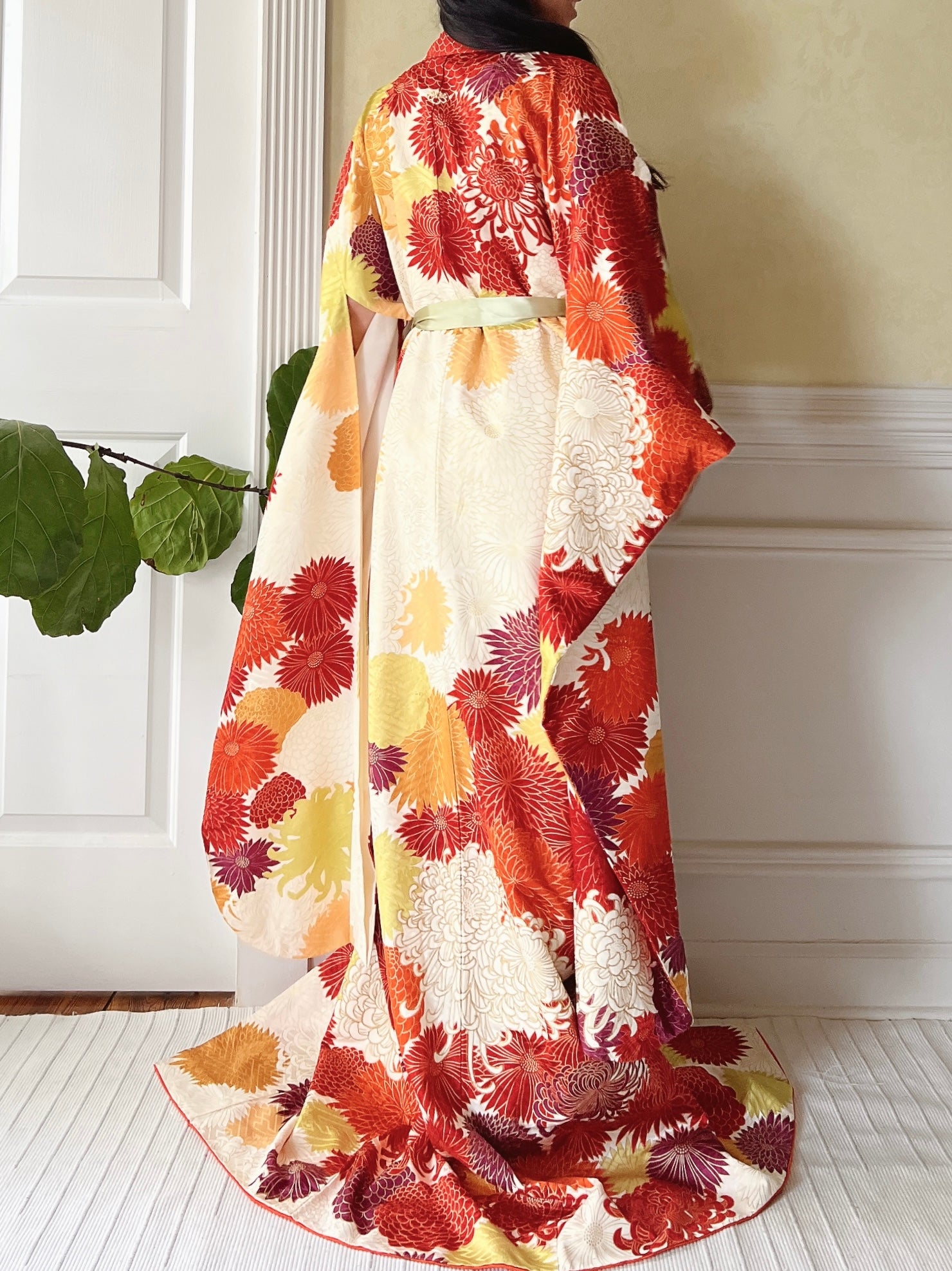 Vintage Silk Chrysanthemum Flowers Kimono - OSFM