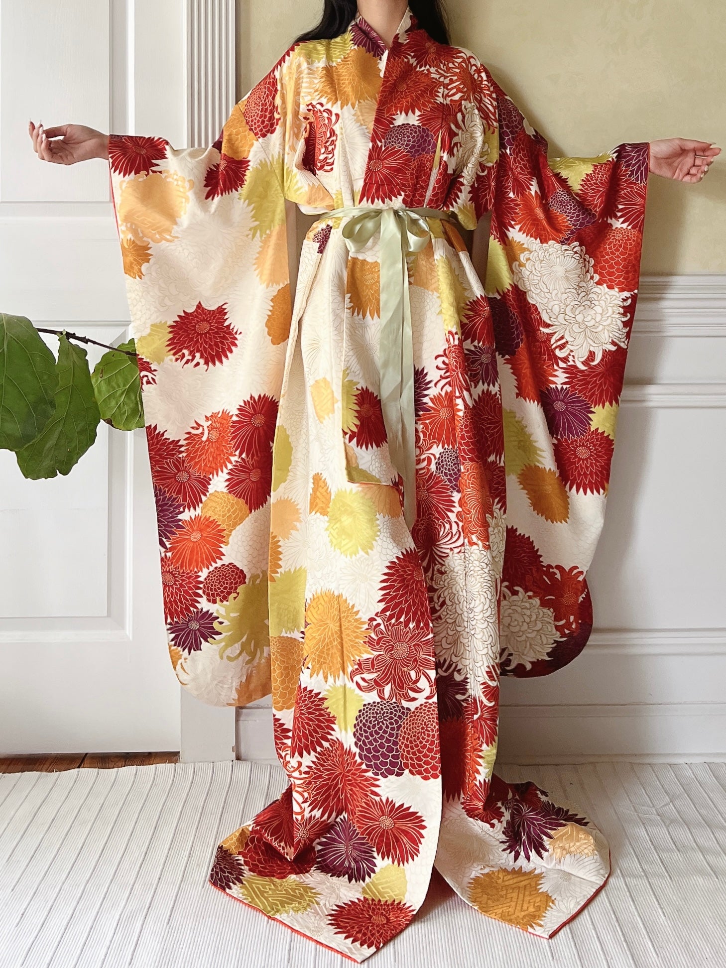 Vintage Silk Chrysanthemum Flowers Kimono - OSFM