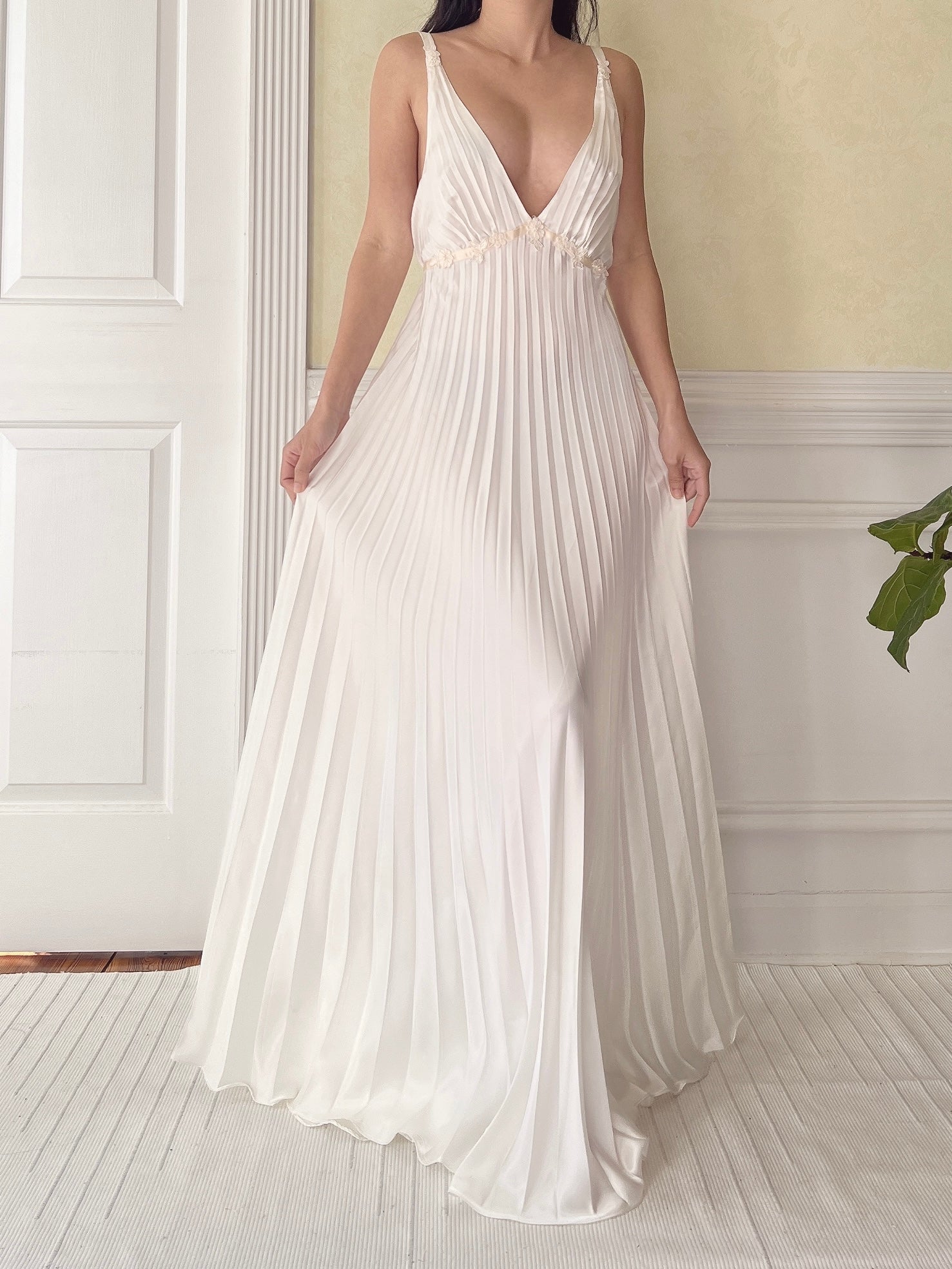 Vintage Pleated Ivory Satin Dress - M