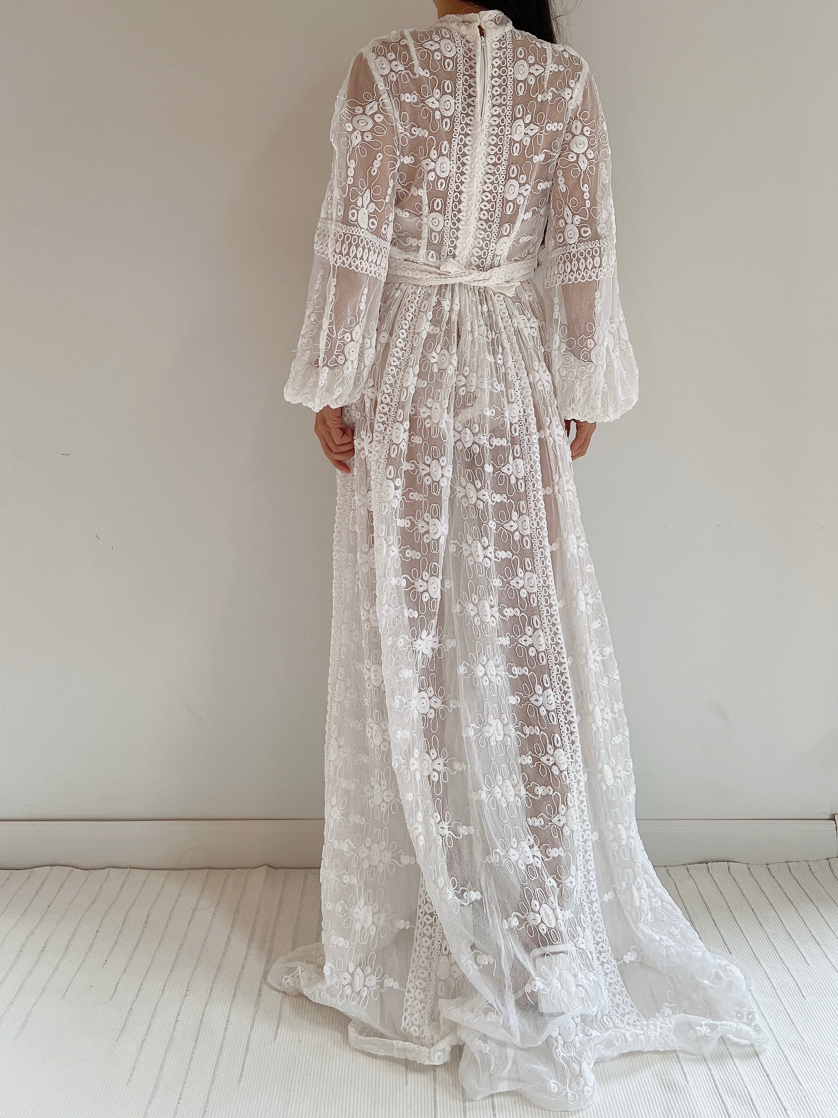 1970s High Neck Puff Sleeves Embroidered Dress - S/M