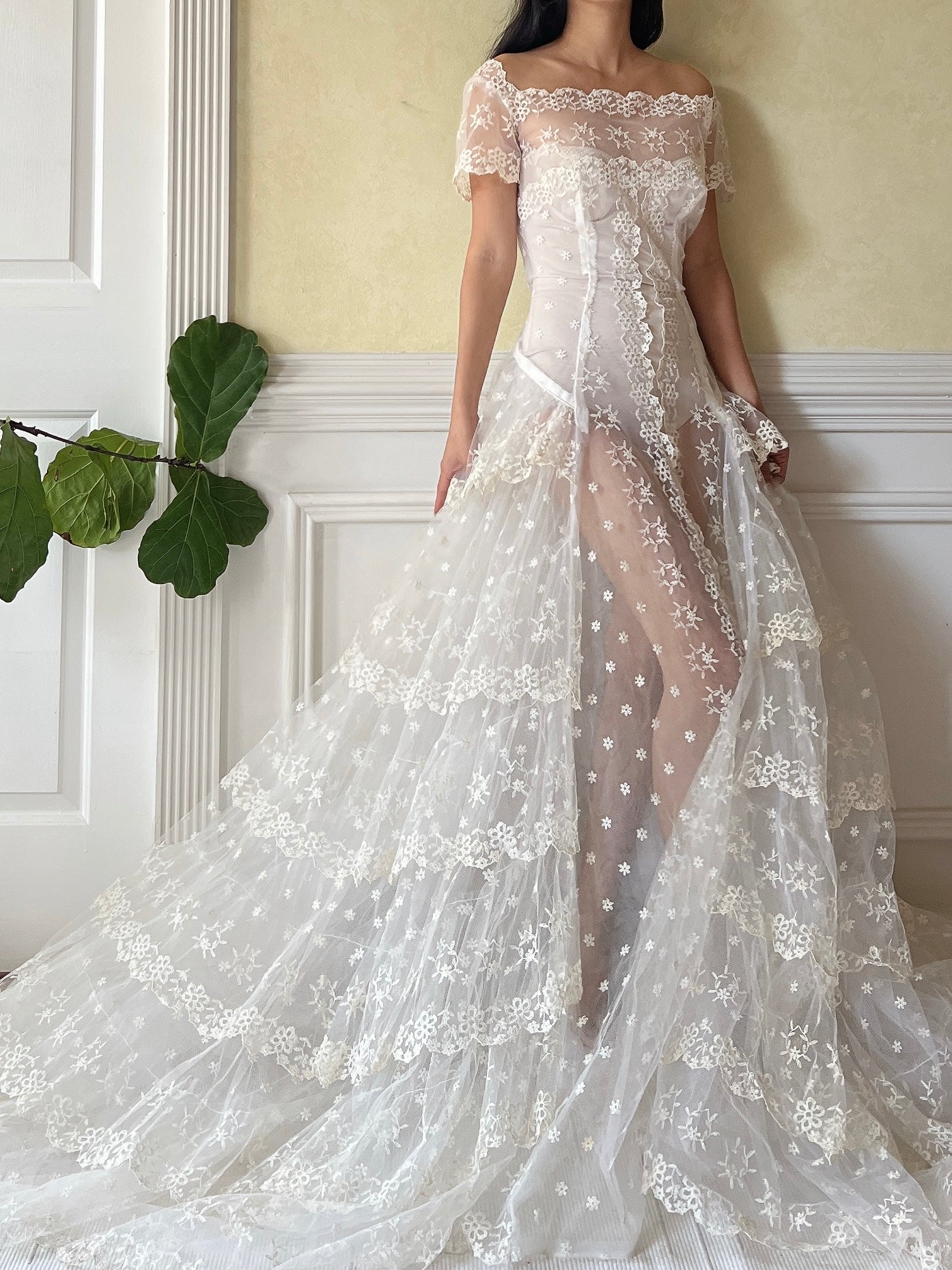 1950s Embroidered Tiered Tulle Gown - M