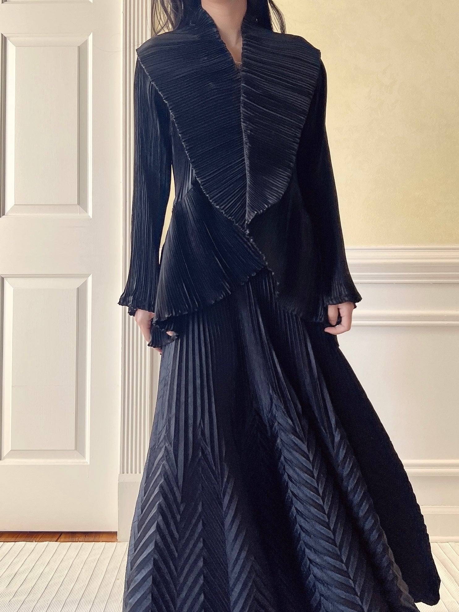 Vintage Black Ruffle Pleated Jacket - OSFM