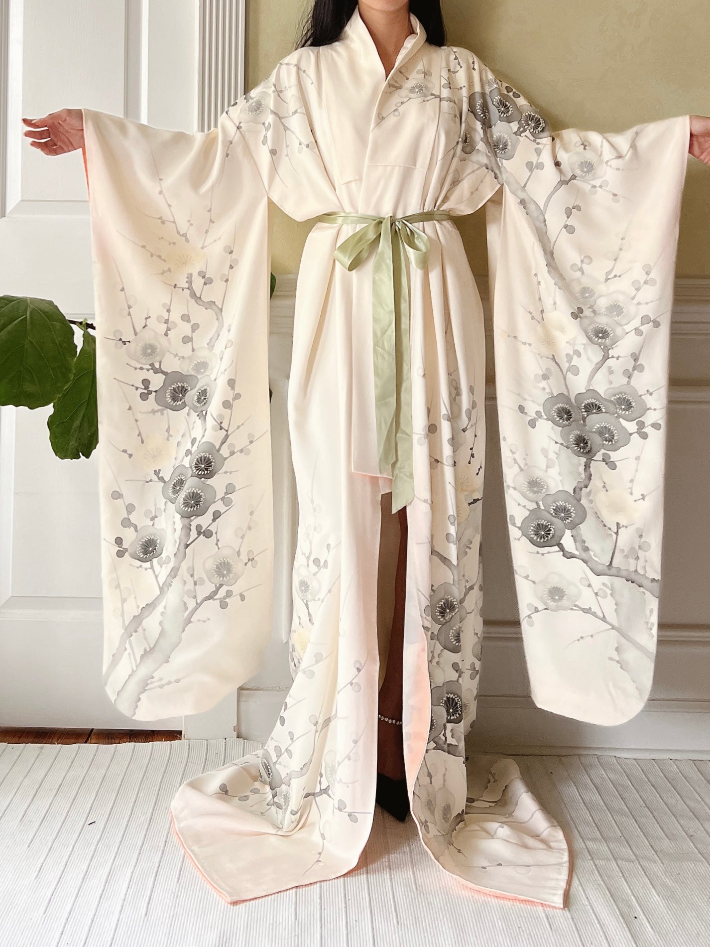 Vintage Ivory Blossoms Silk Painted Kimono - OSFM