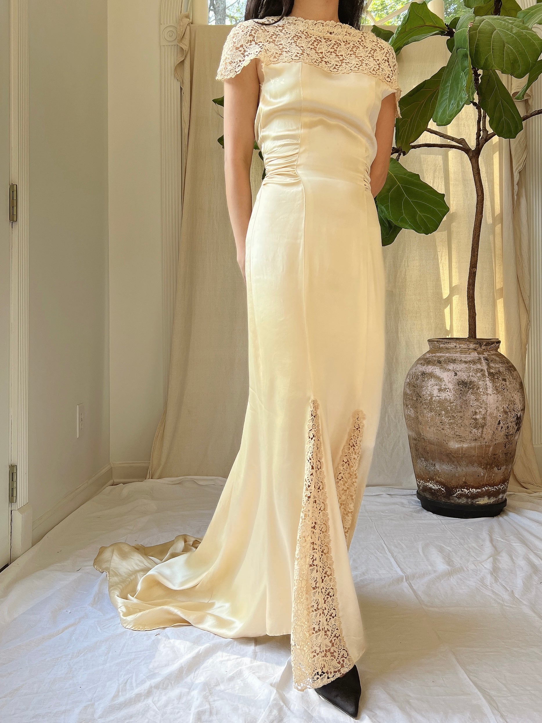1930s Silk and Tatted Lace Gown - XXS