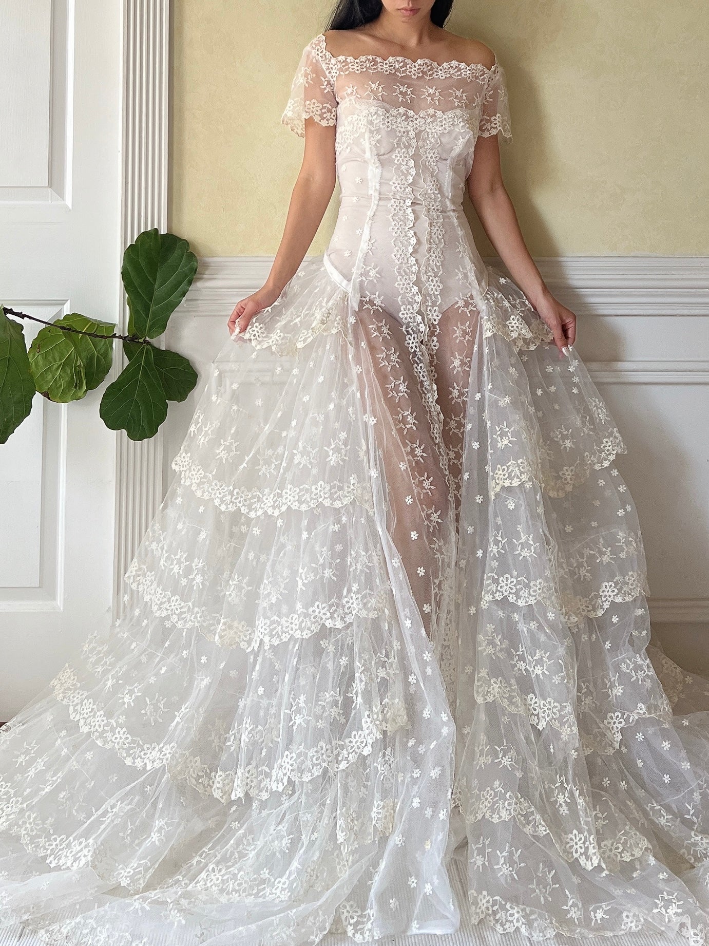 1950s Embroidered Tiered Tulle Gown - M