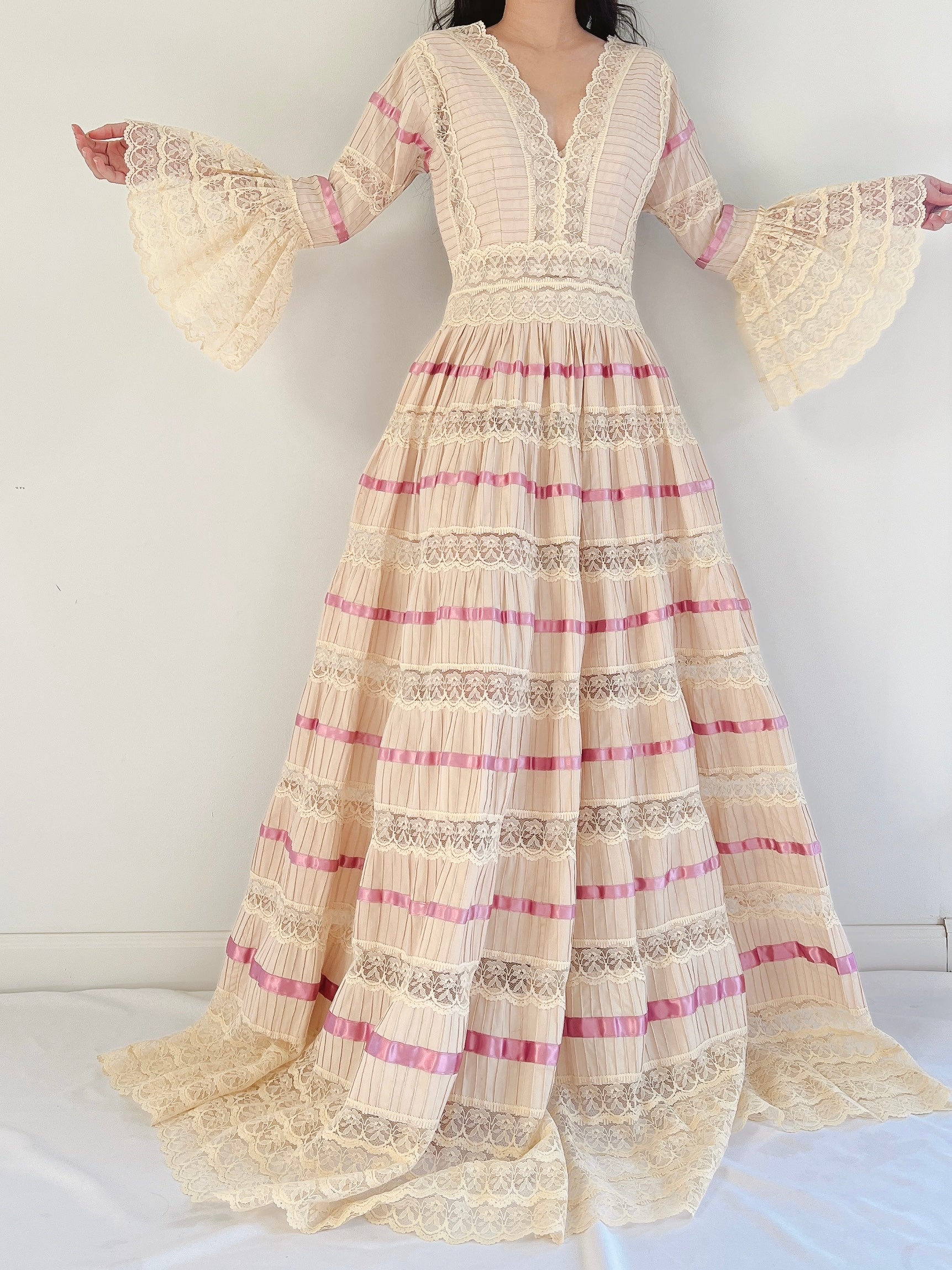 Rare Vintage Light Pink Mexican Wedding Dress - S