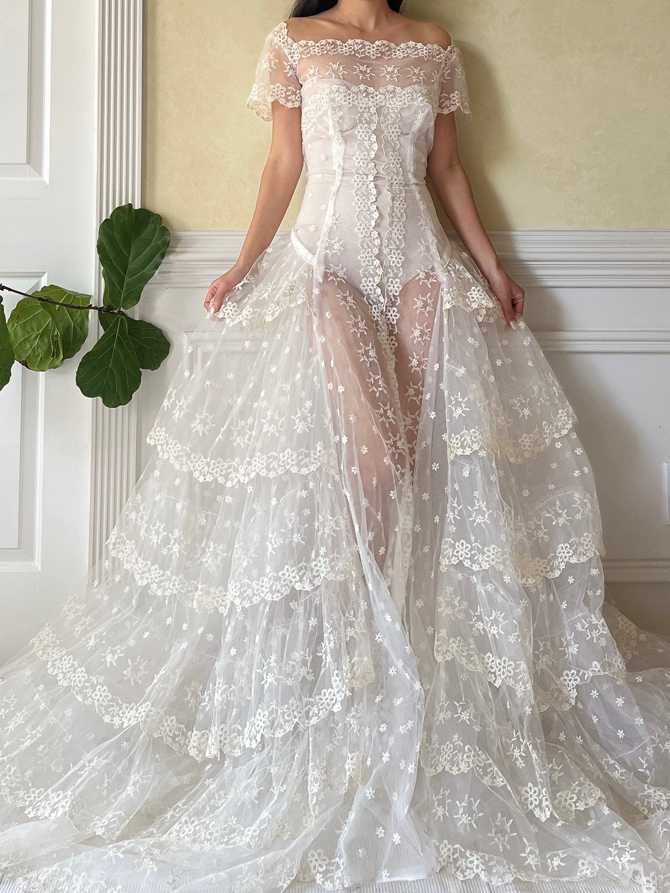 1950s Embroidered Tiered Tulle Gown - M